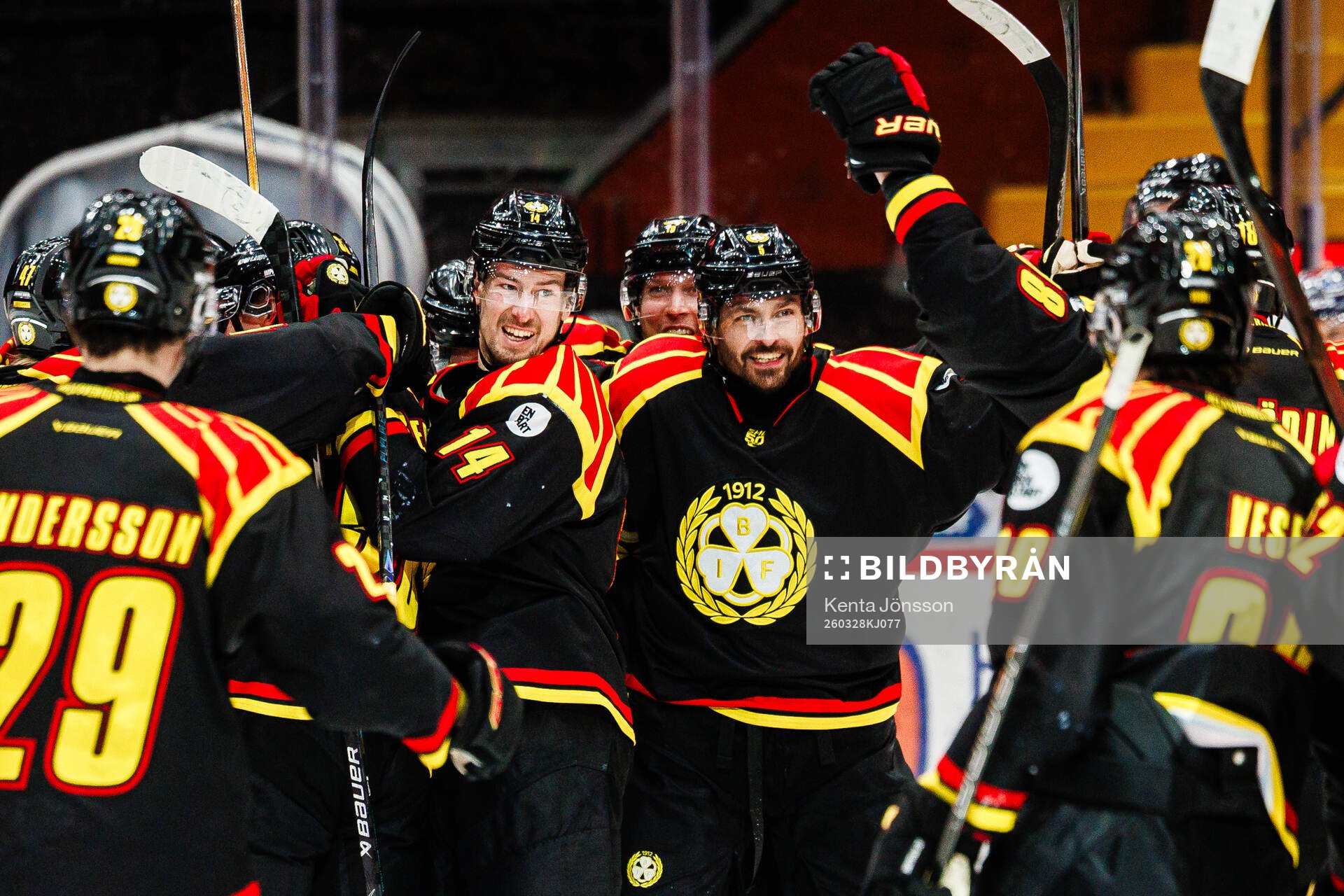 Brynäs spelare jublar