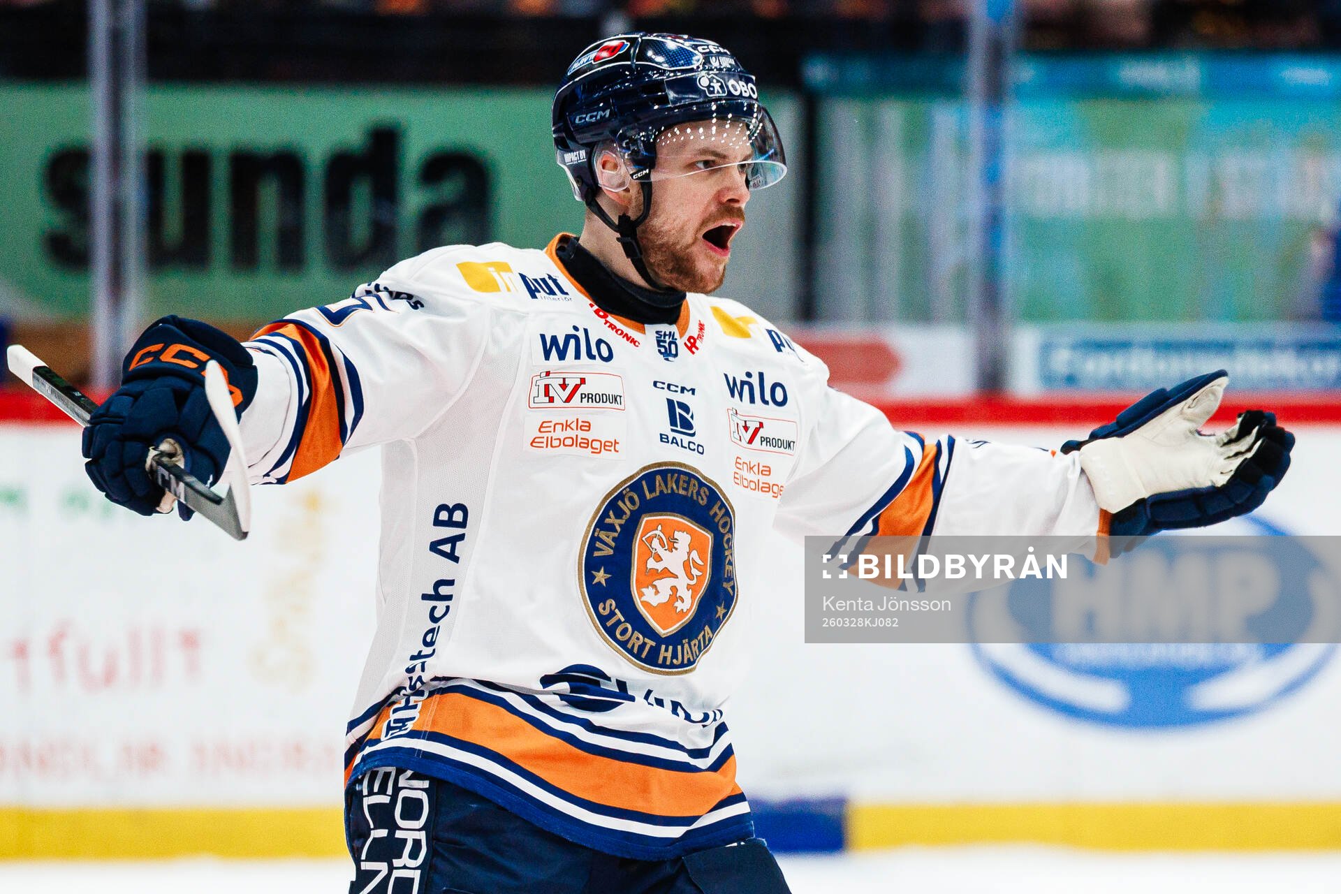 Växjös Lucas Elvenes jublar