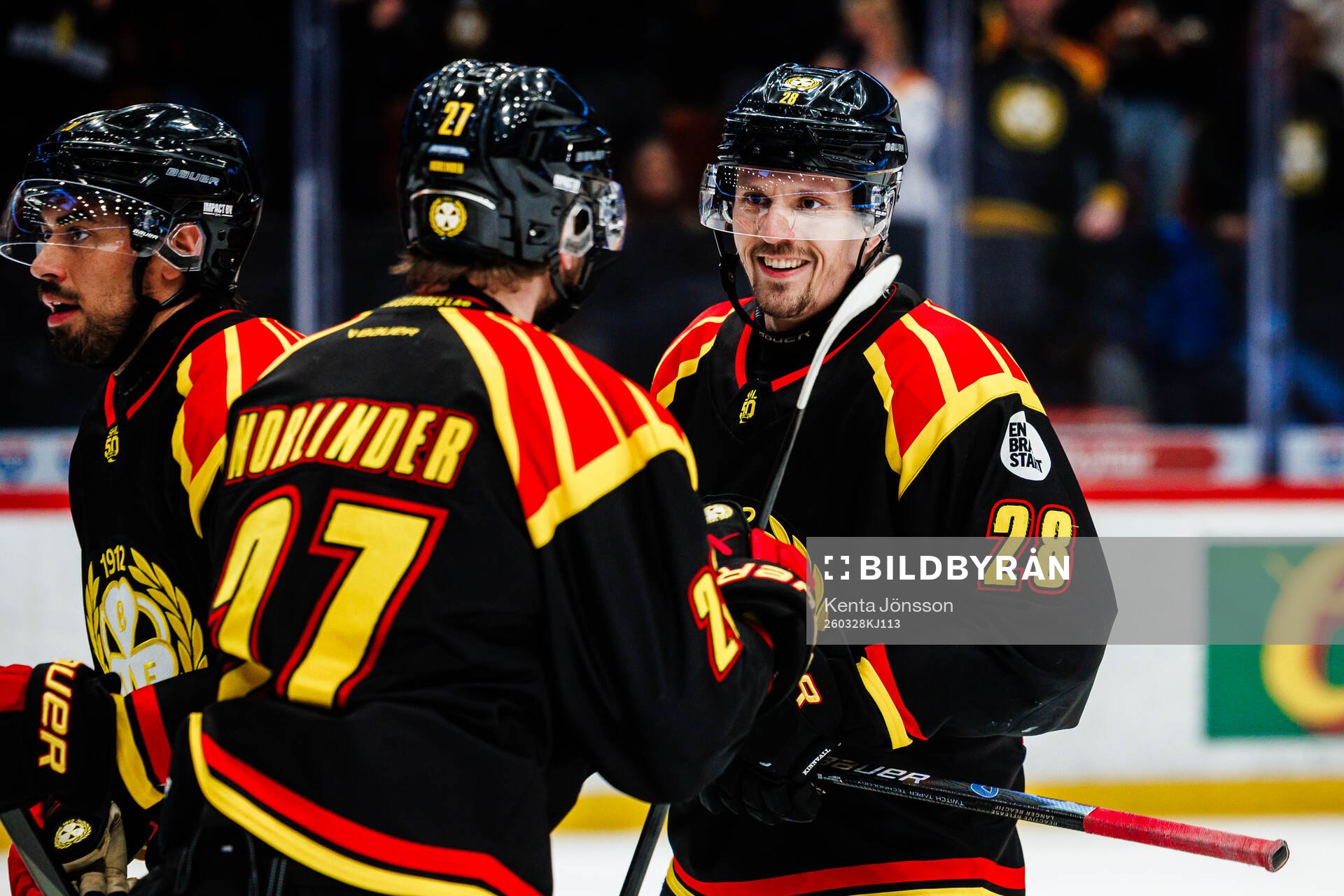 Brynäs Johannes Kinnvall och Mattias Norlinder jublar
