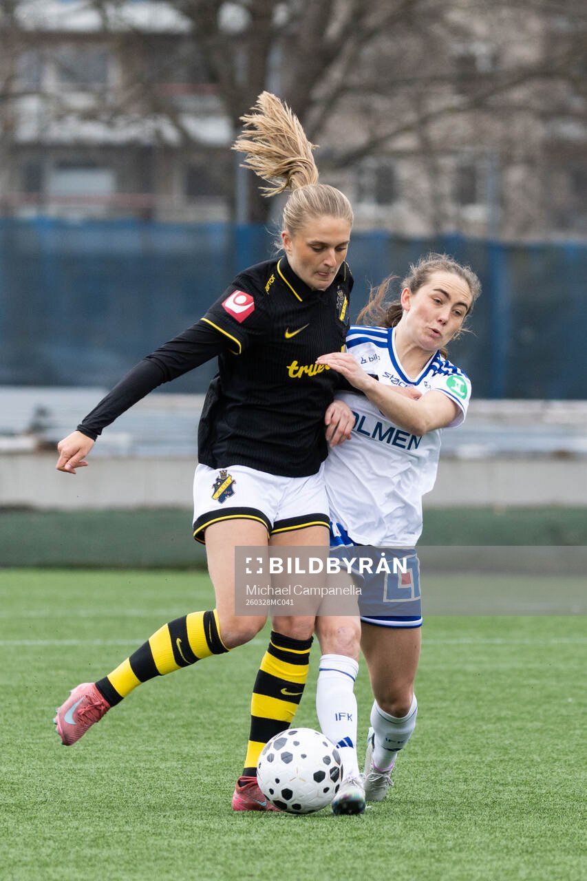 AIKs Lisa Björk och IFK Norrköpings Matilda Kristell