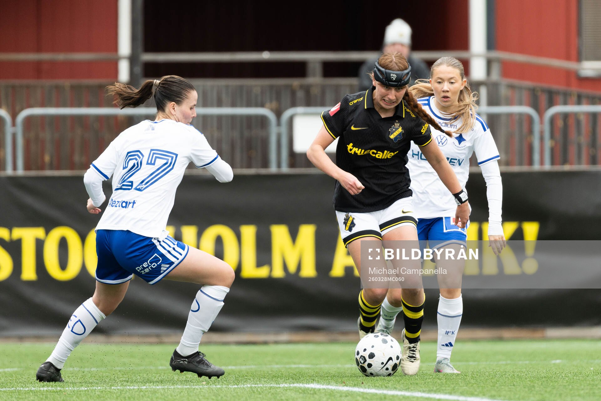 IFK Norrköpings Josefin Harrysson och AIKs Olivia Garcia