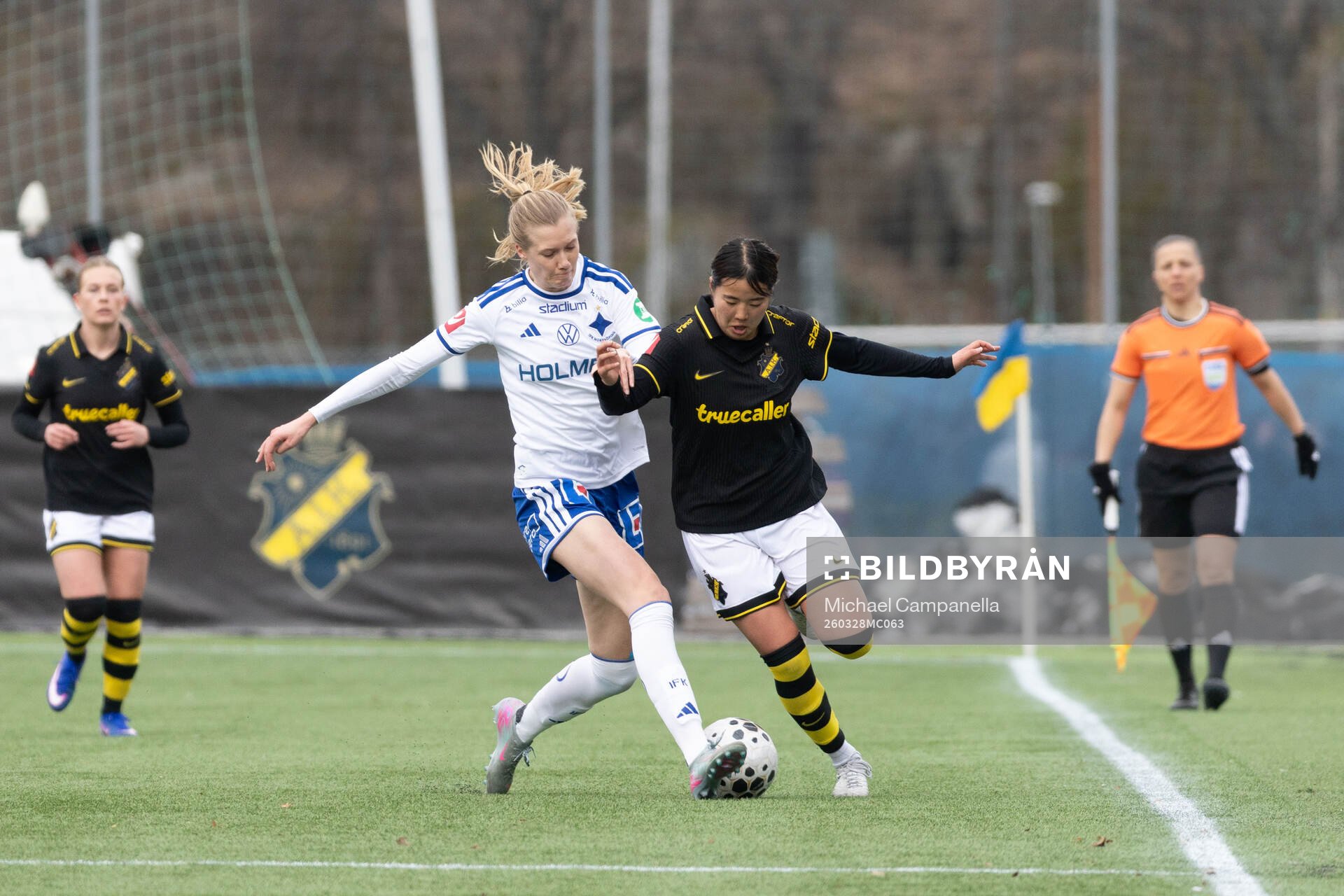 IFK Norrköpings Ebba Handfast och AIKs Haruna Tabata