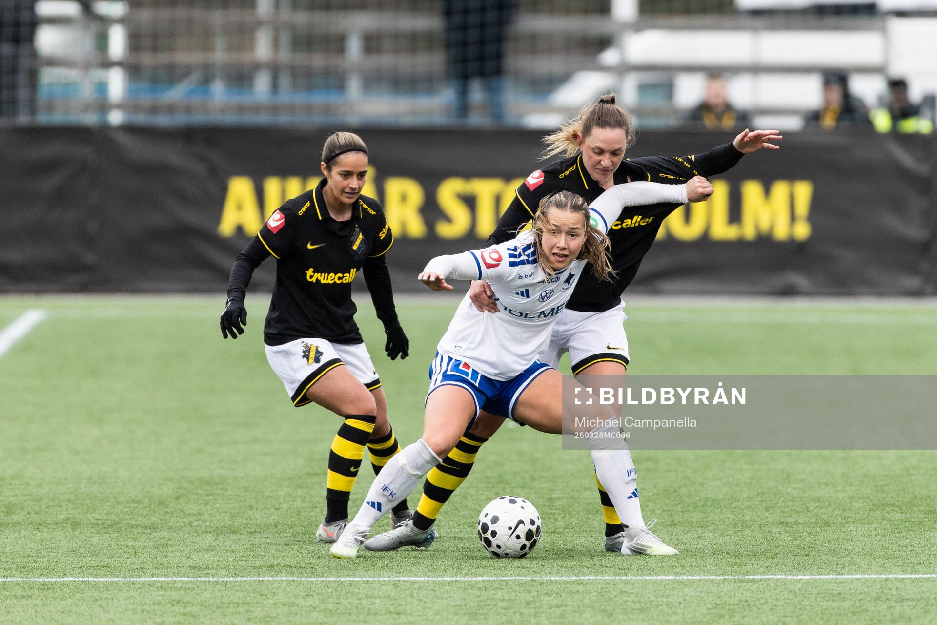 IFK Norrköpings Emma Engström och AIKs Jennie Nordin