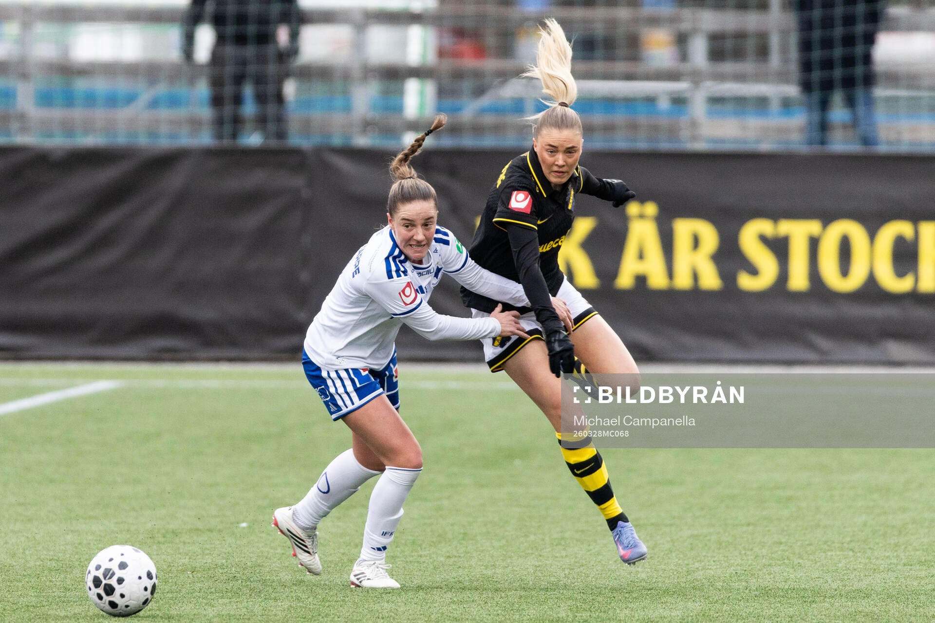 IFK Norrköpings Deborah-Anne De la Harpe och AIKs Ida