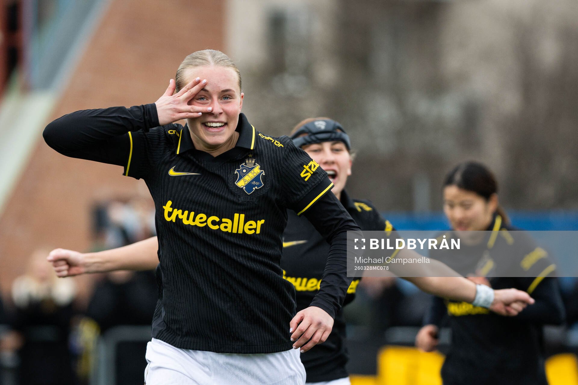 AIKs Nova Selin jublar