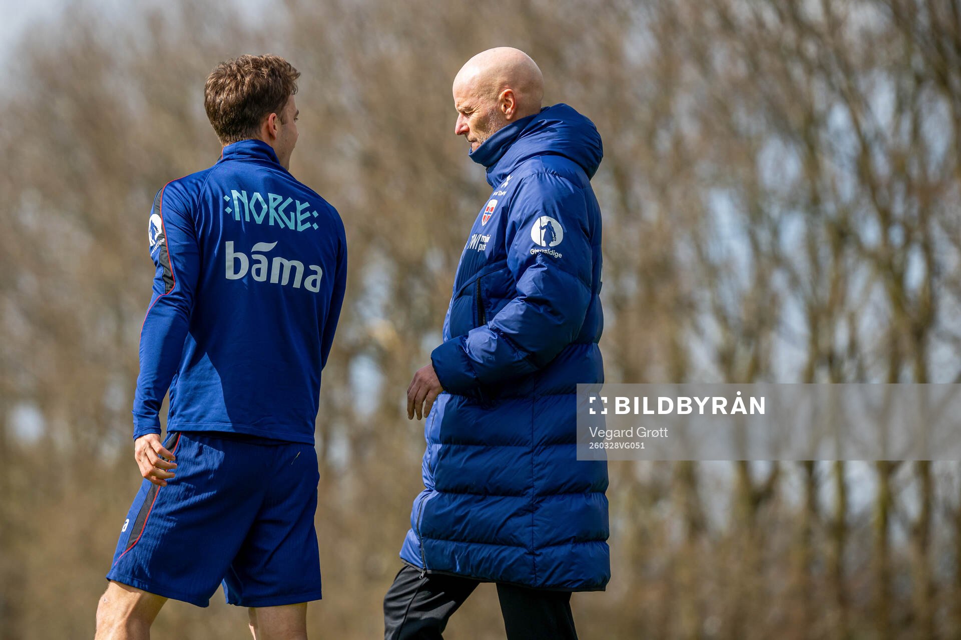 Felix Horn Myhre and Ståle Solbakken, head coach of the