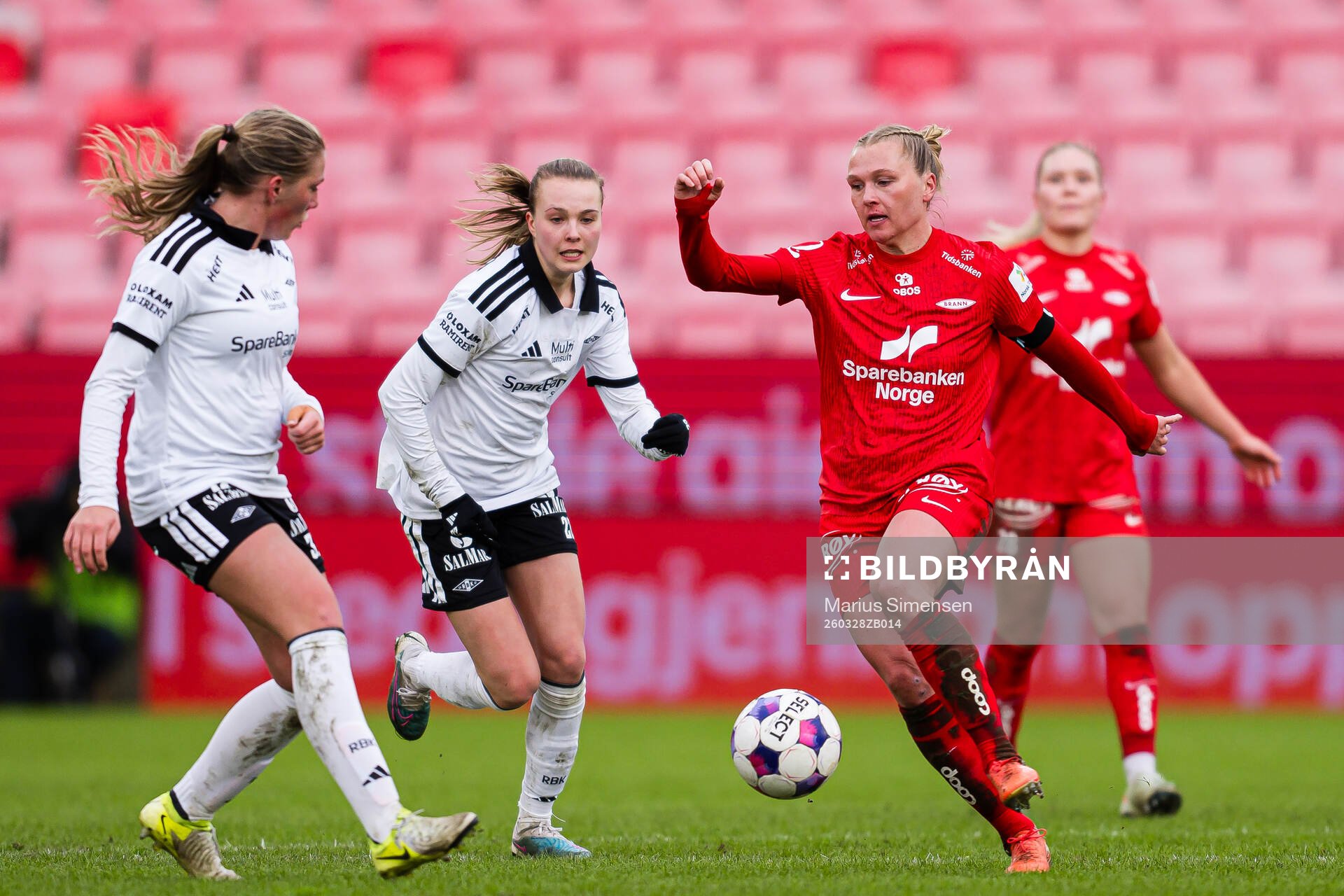Cille Nilsen of Rosenborg and Karoline Haugland of Brann
