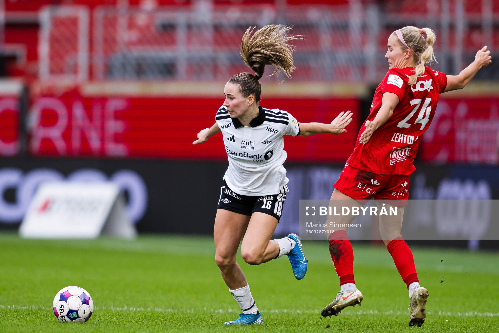 Ine Berre of Rosenborg and Nea Lehtola of Brann