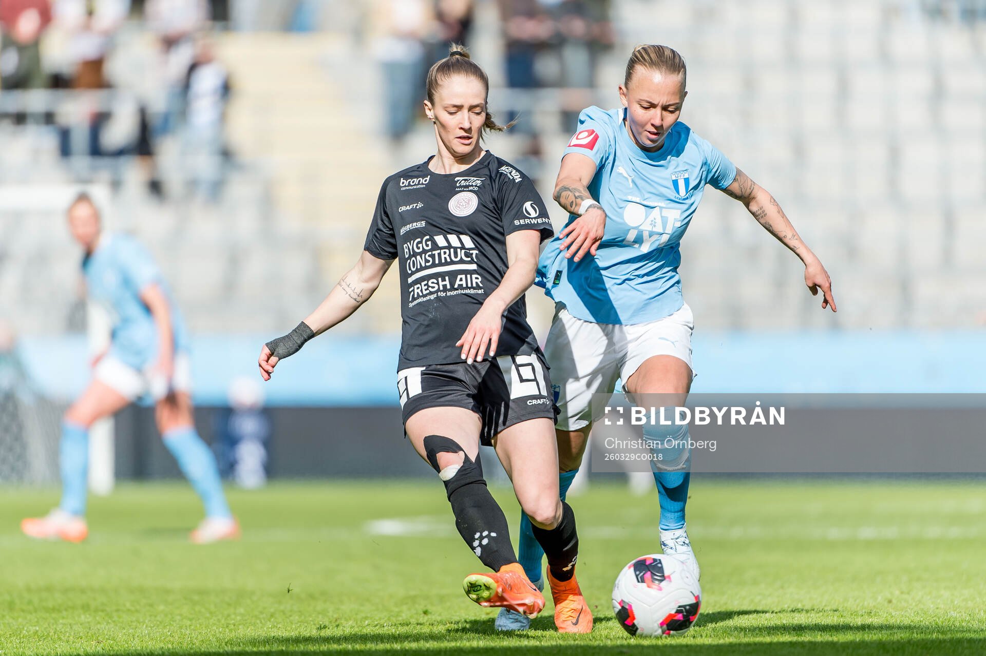 IK Uppsalas Sabina Ravnell och Malmö FFs Nathalie Hoff