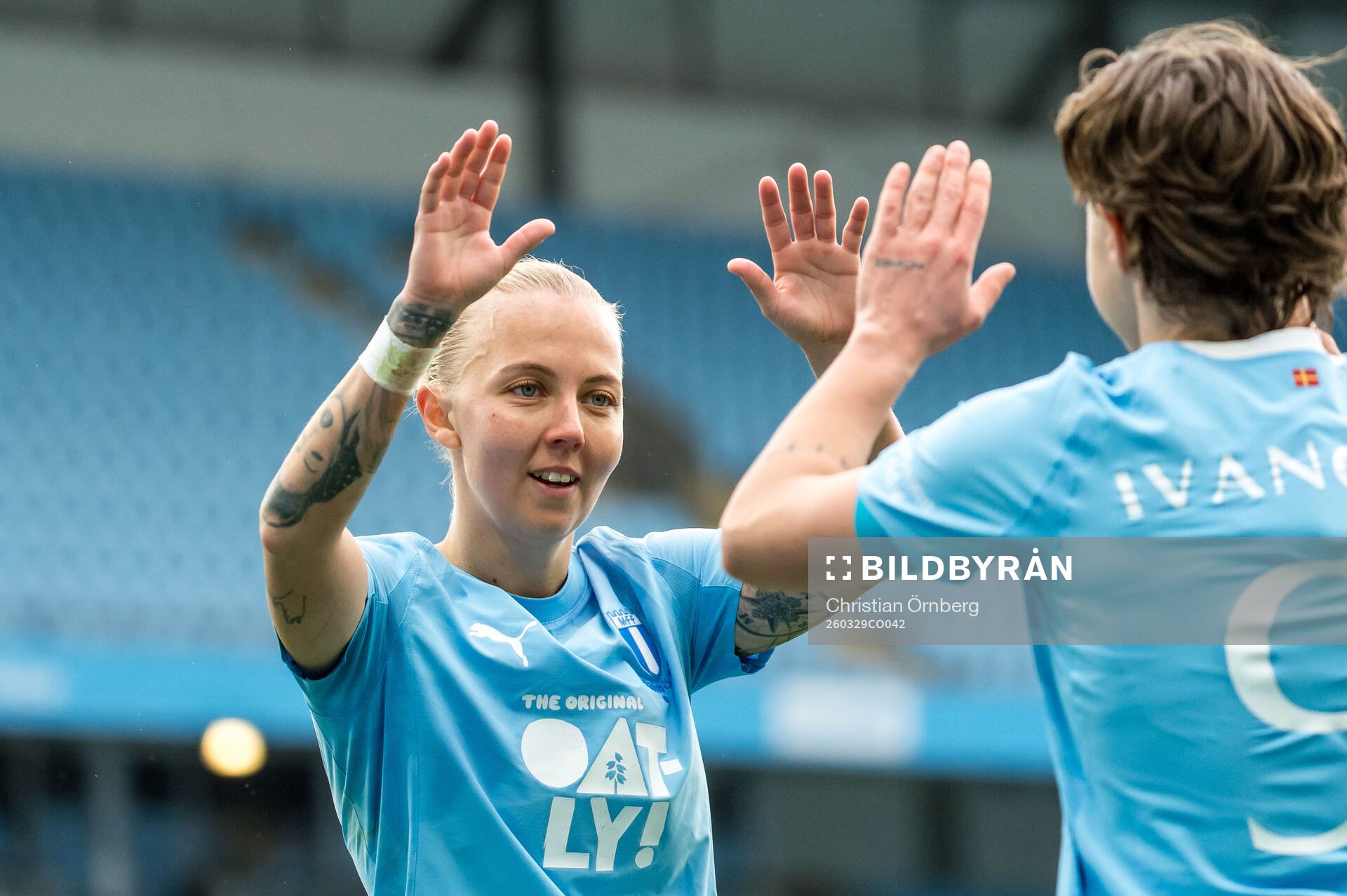 Malmö FFs Nathalie Hoff Persson och Miljana Ivanovic jublar
