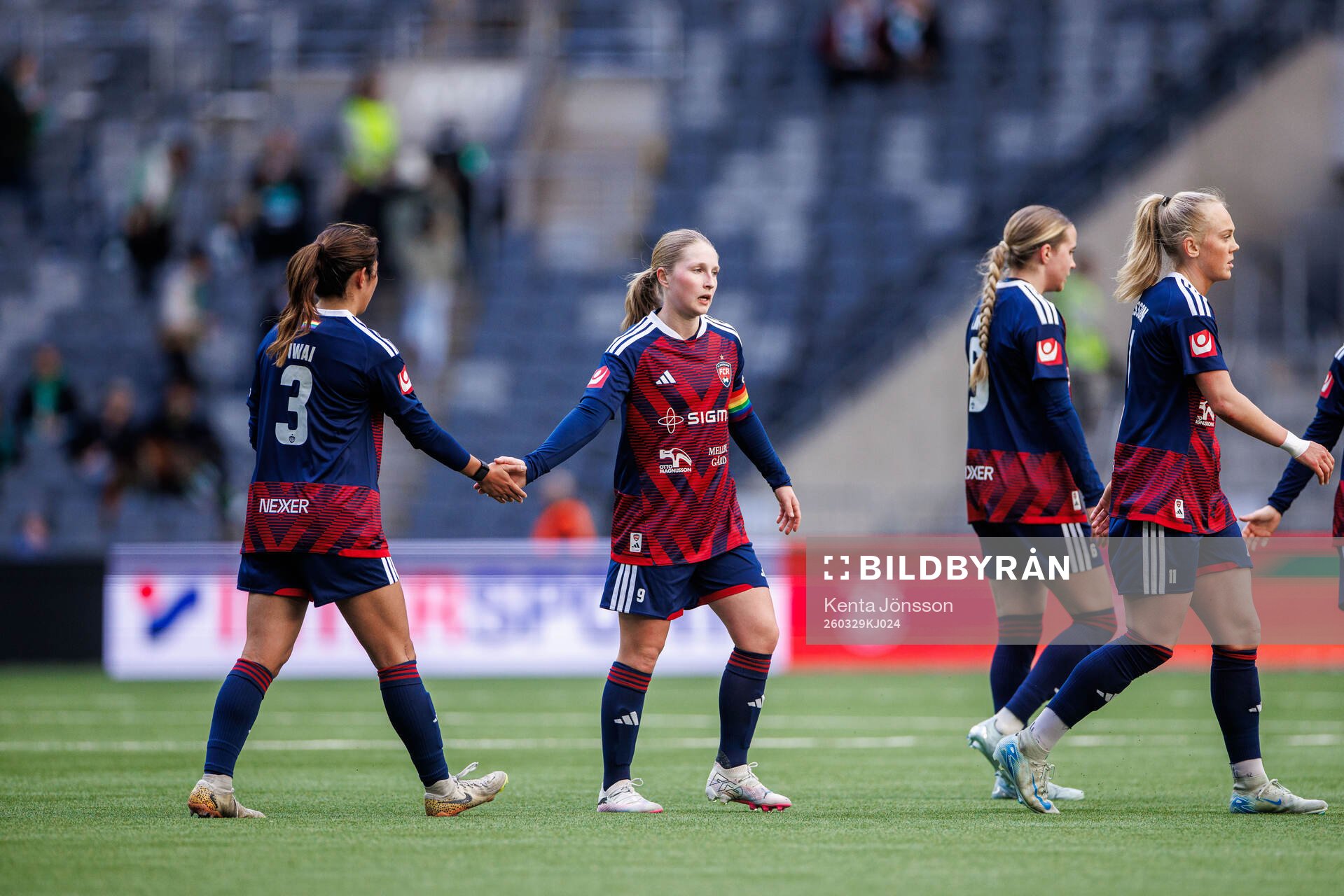 Rosengårds Ran Iwai och Hanna Andersson deppar