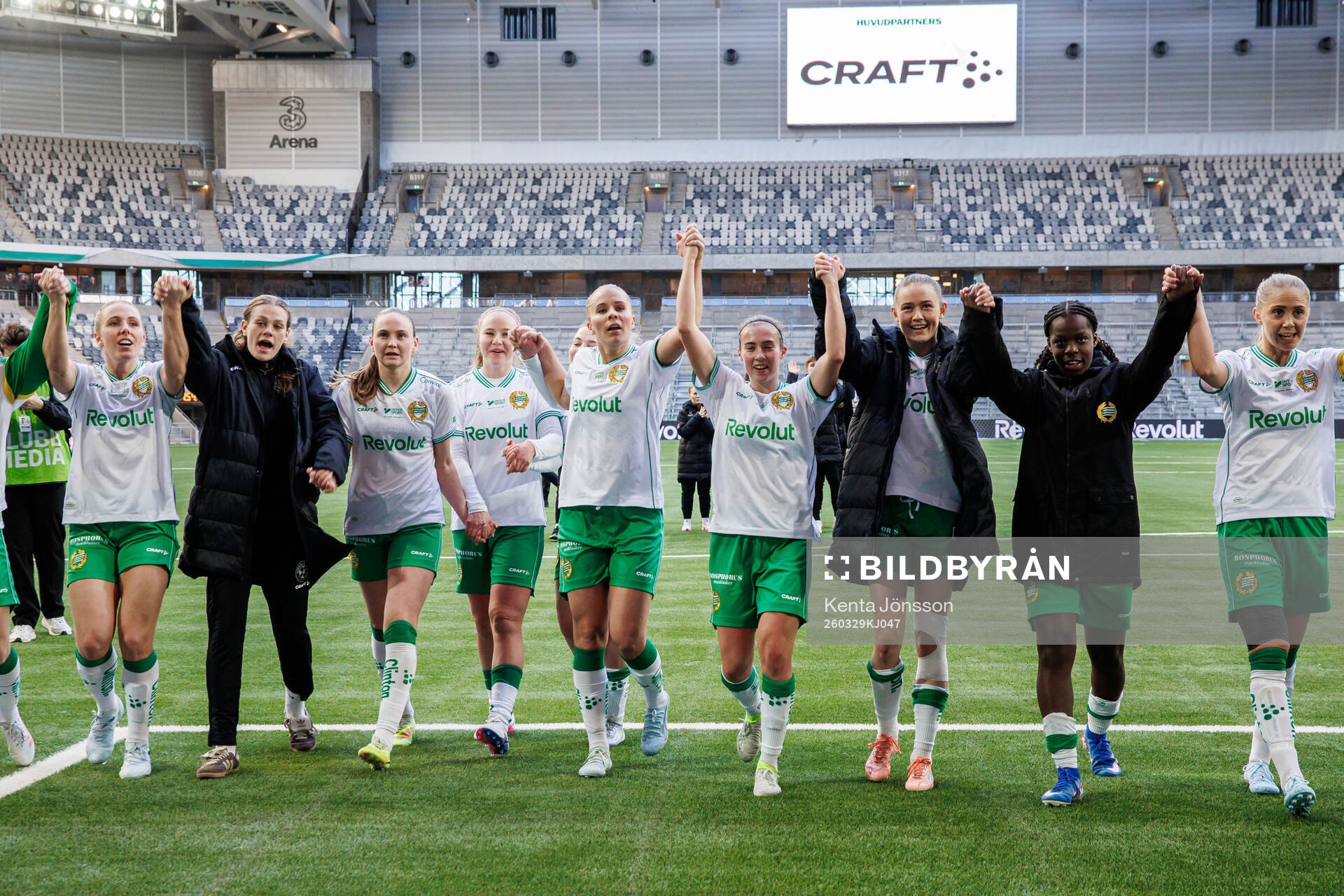 Hammarbys spelare jublar