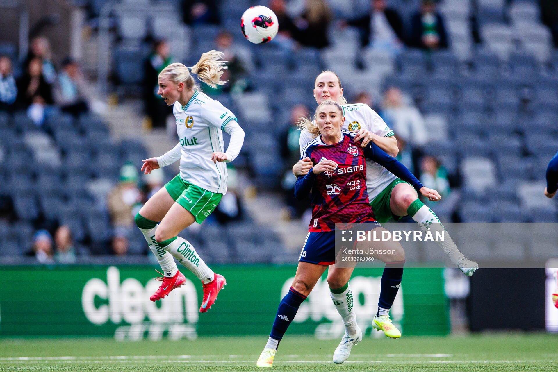 Hammarbys Emilie Bragstad och Rosengårds Remy Siemsen