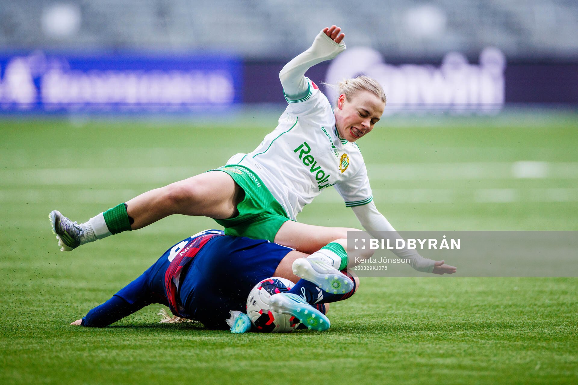 Hammarbys Mari Nyhagen och <Rosengårds Tilde Björklund