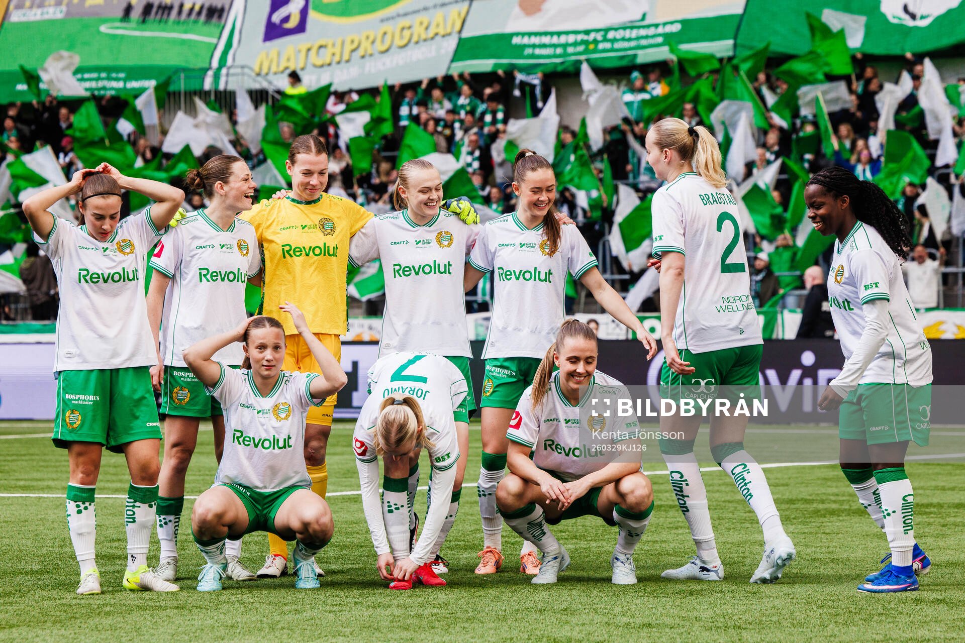 Hammarbys spelare ställer upp för en lagbild