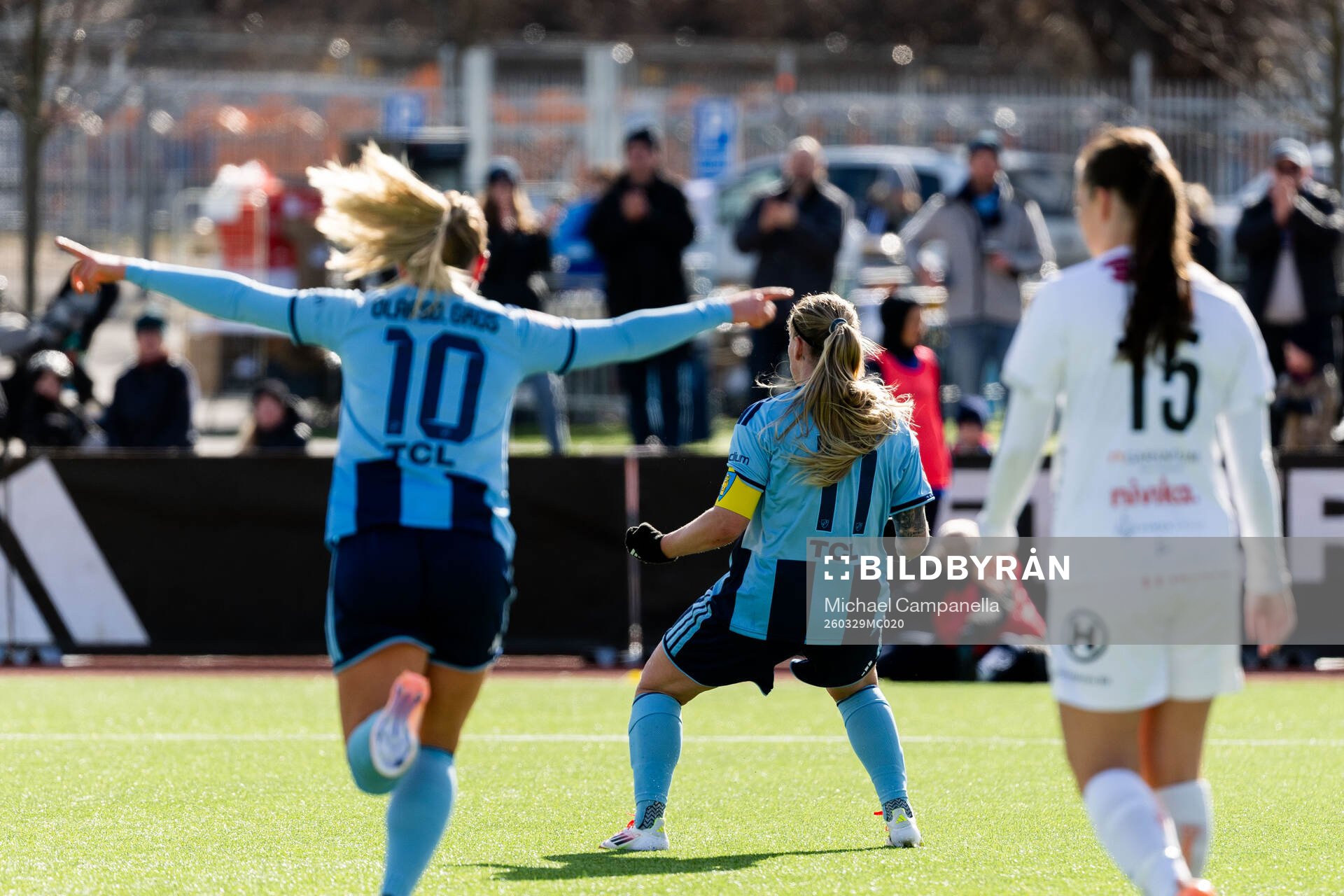 Djurgårdens Therese Åsland jublar