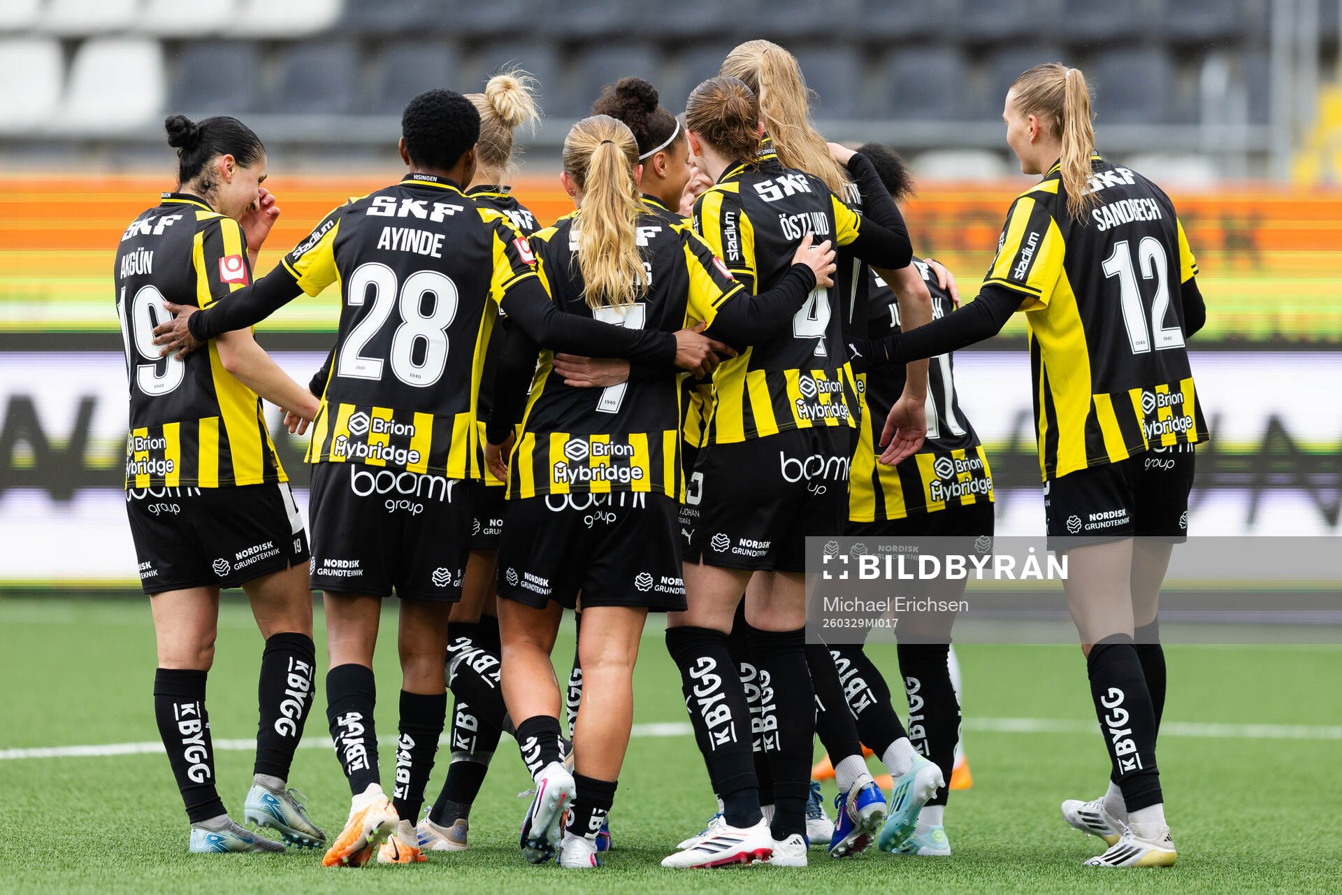 Häckens spelare jublar