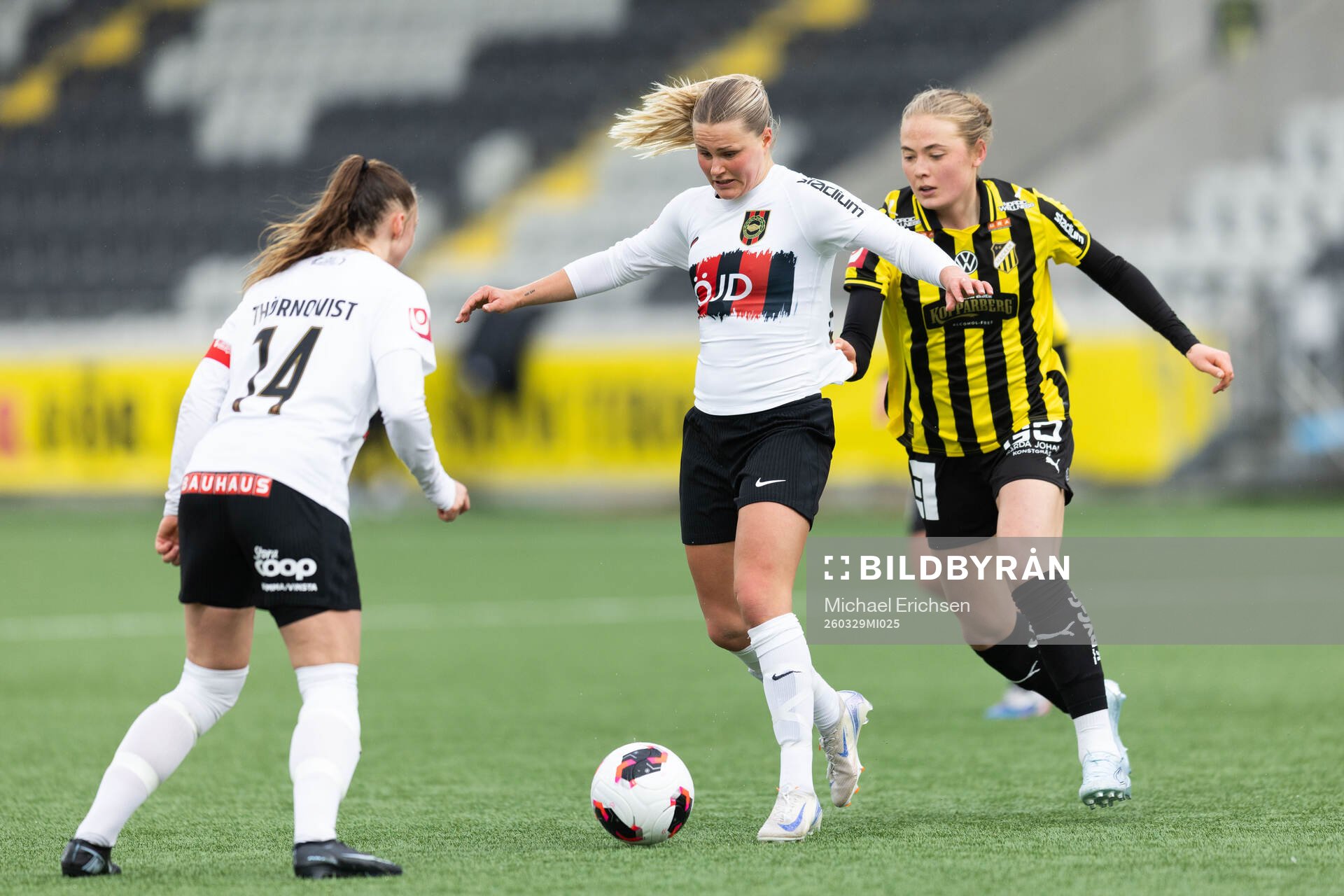 Brommapojkarnas Johanna Svedberg och Häckens Paulina