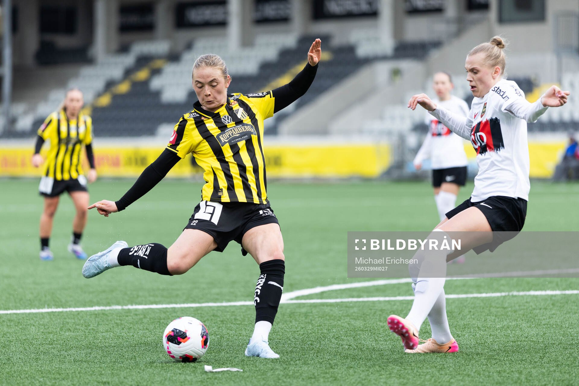 Häckens Paulina Nyström och Brommapojkarnas Amanda Wulff