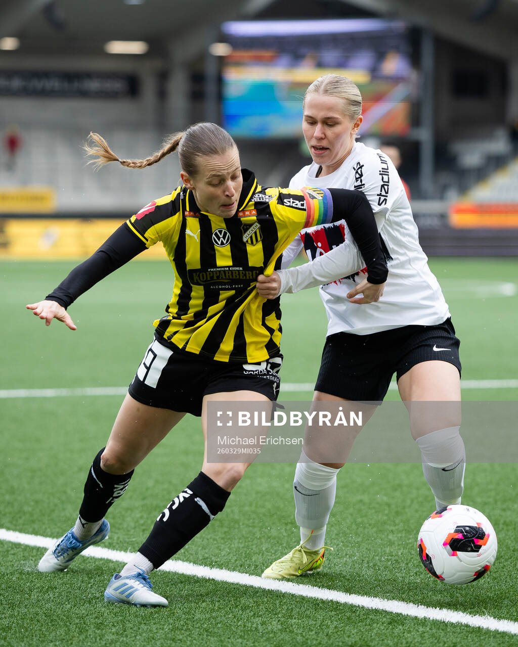 Häckens Anna Anvegård och Brommapojkarnas Ida Garmfors