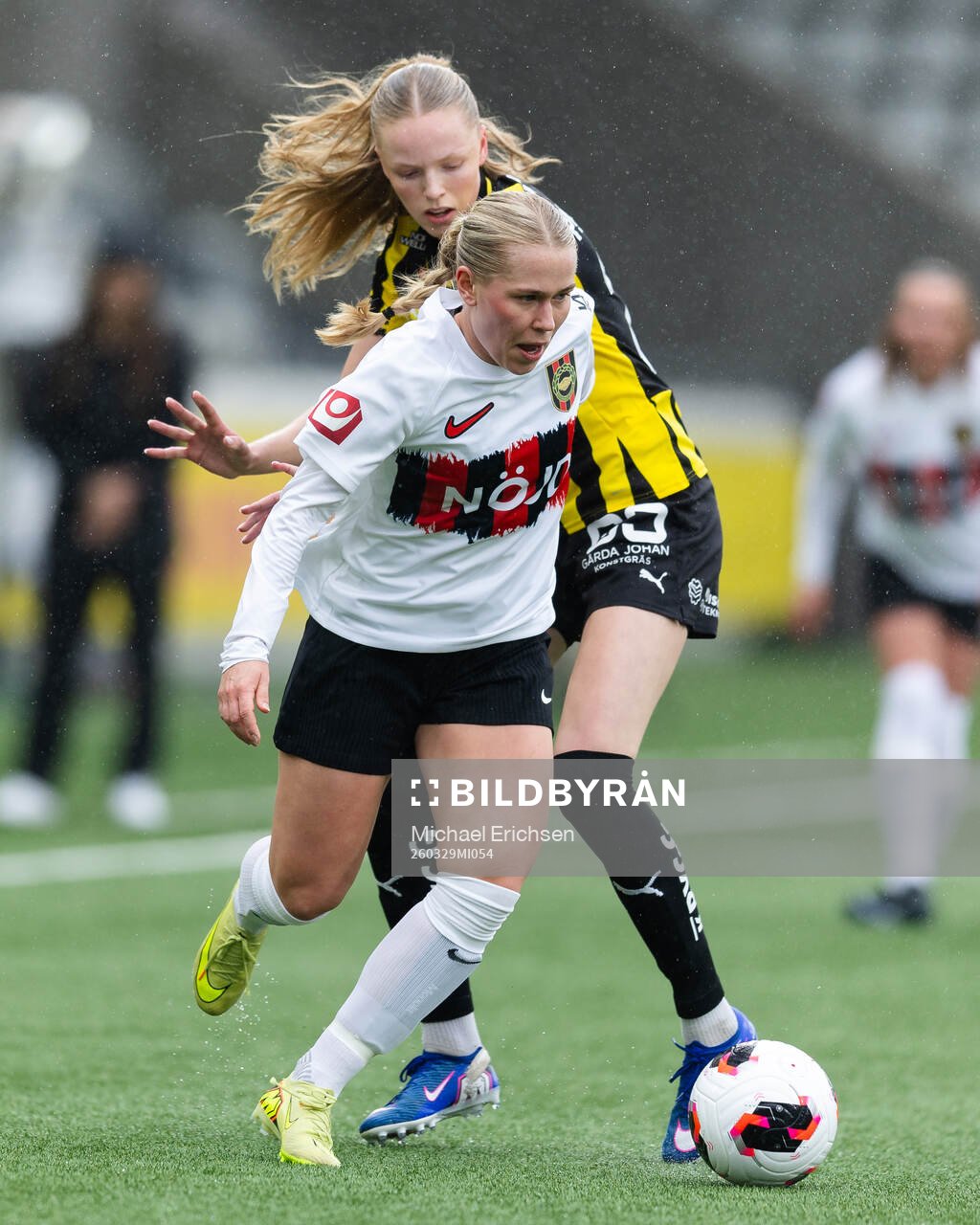 Brommapojkarnas Ida Garmfors och Häckens Thelma