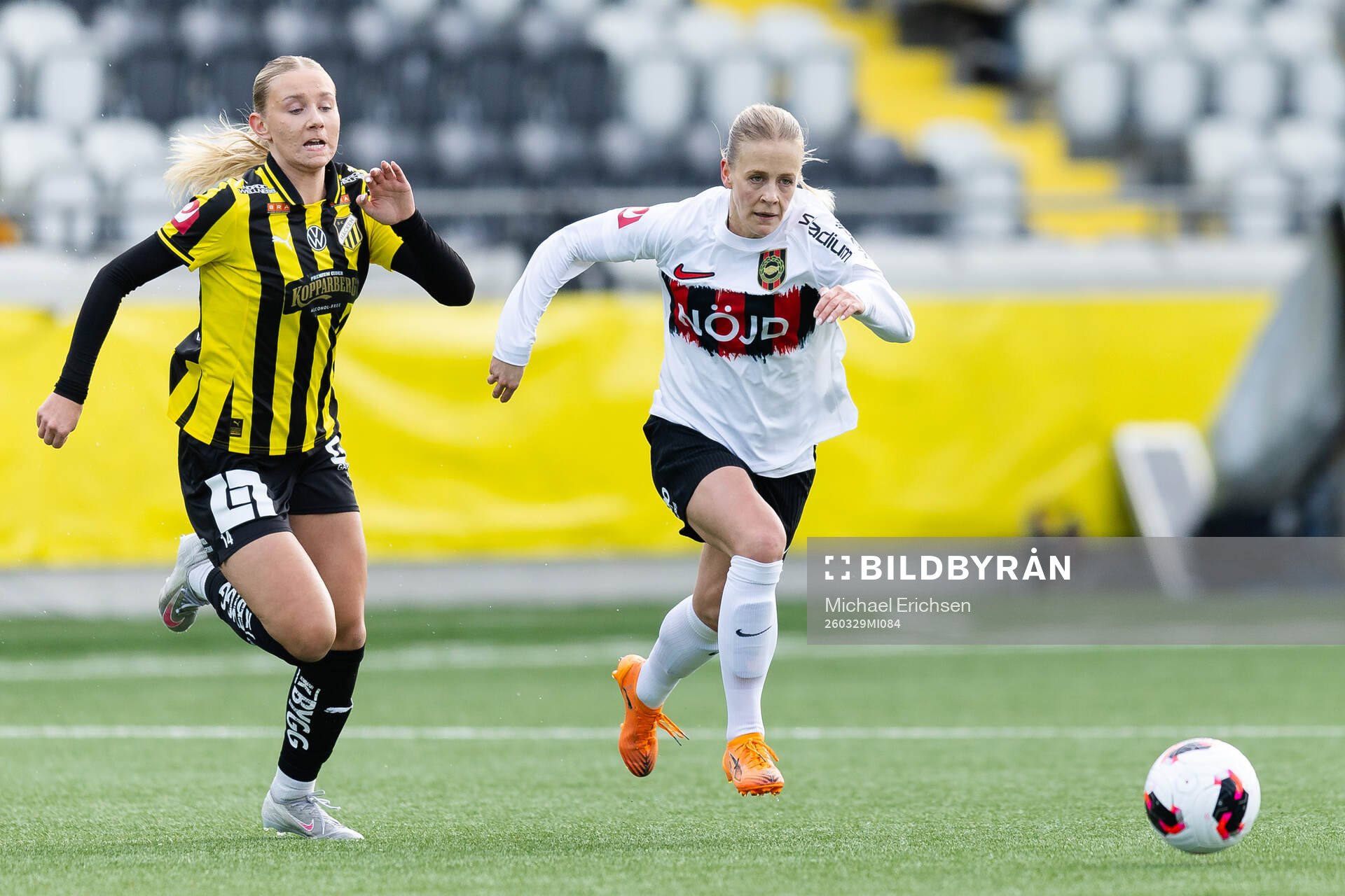 Häckens Tilde Karlsson och Brommapojkarnas Adelina Engman