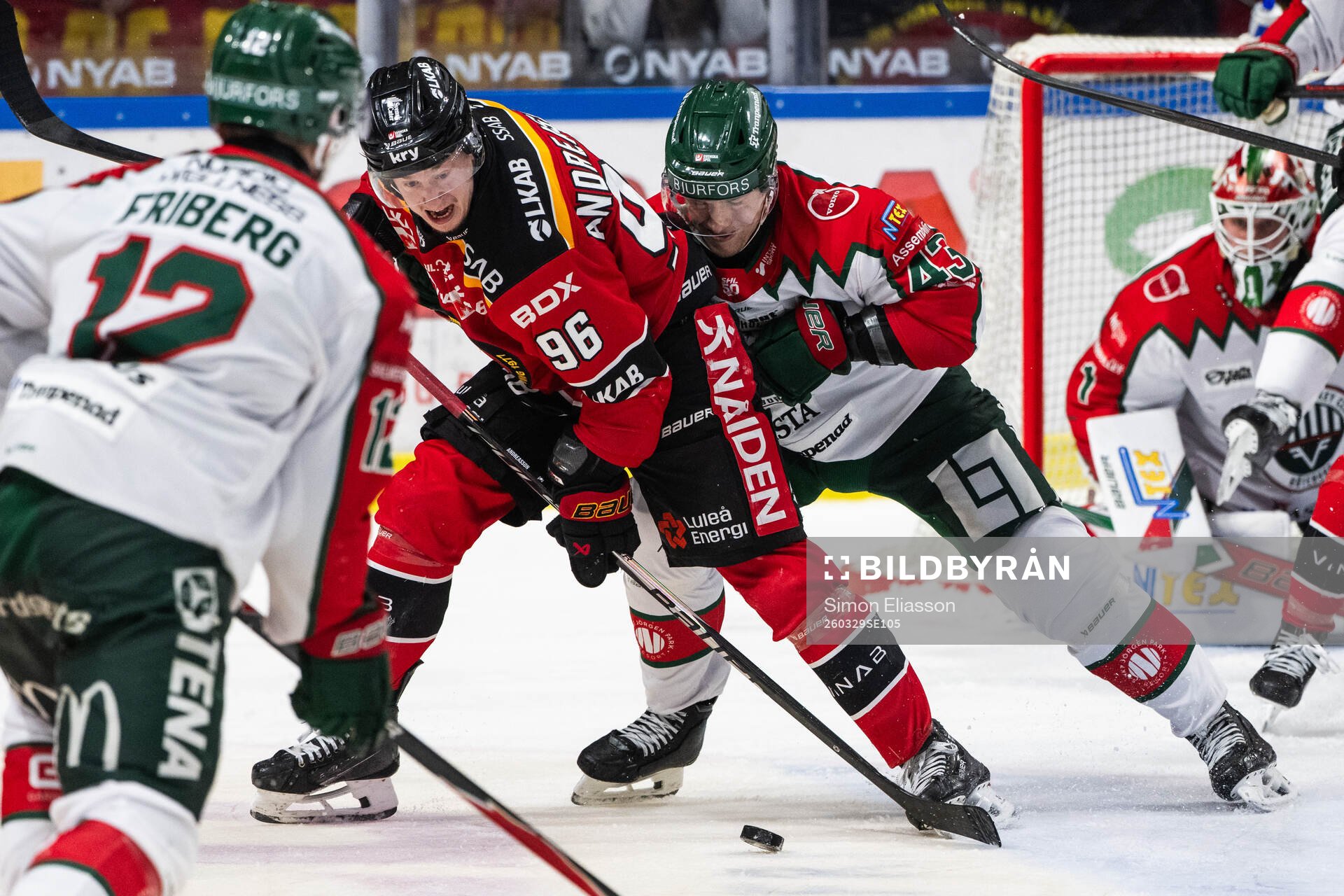 Luleås Pontus Andreasson och Frölundas Tom Nilsson