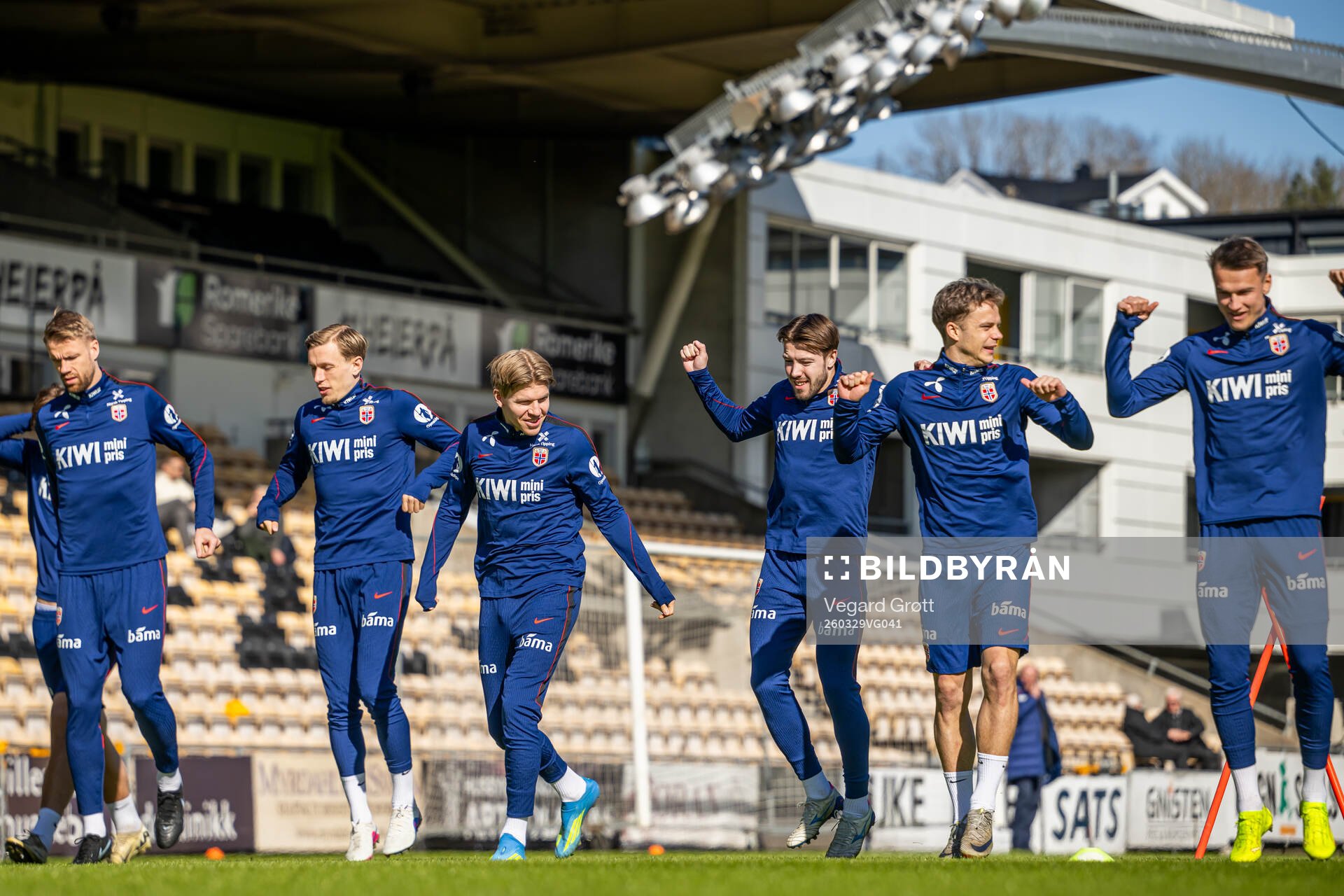 Jens Petter Hauge, Fredrik André Bjørkan and players of