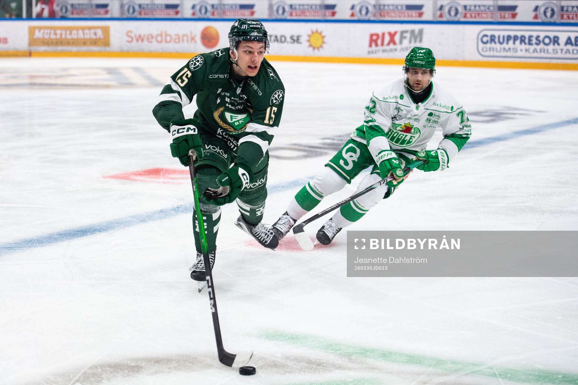 Färjestads Jack Berglund och Rögles Daniel Zaar