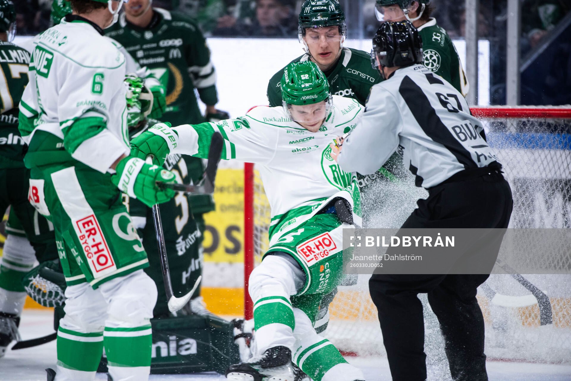 Färjestads Jack Berglund och Rögles Felix Nilsson