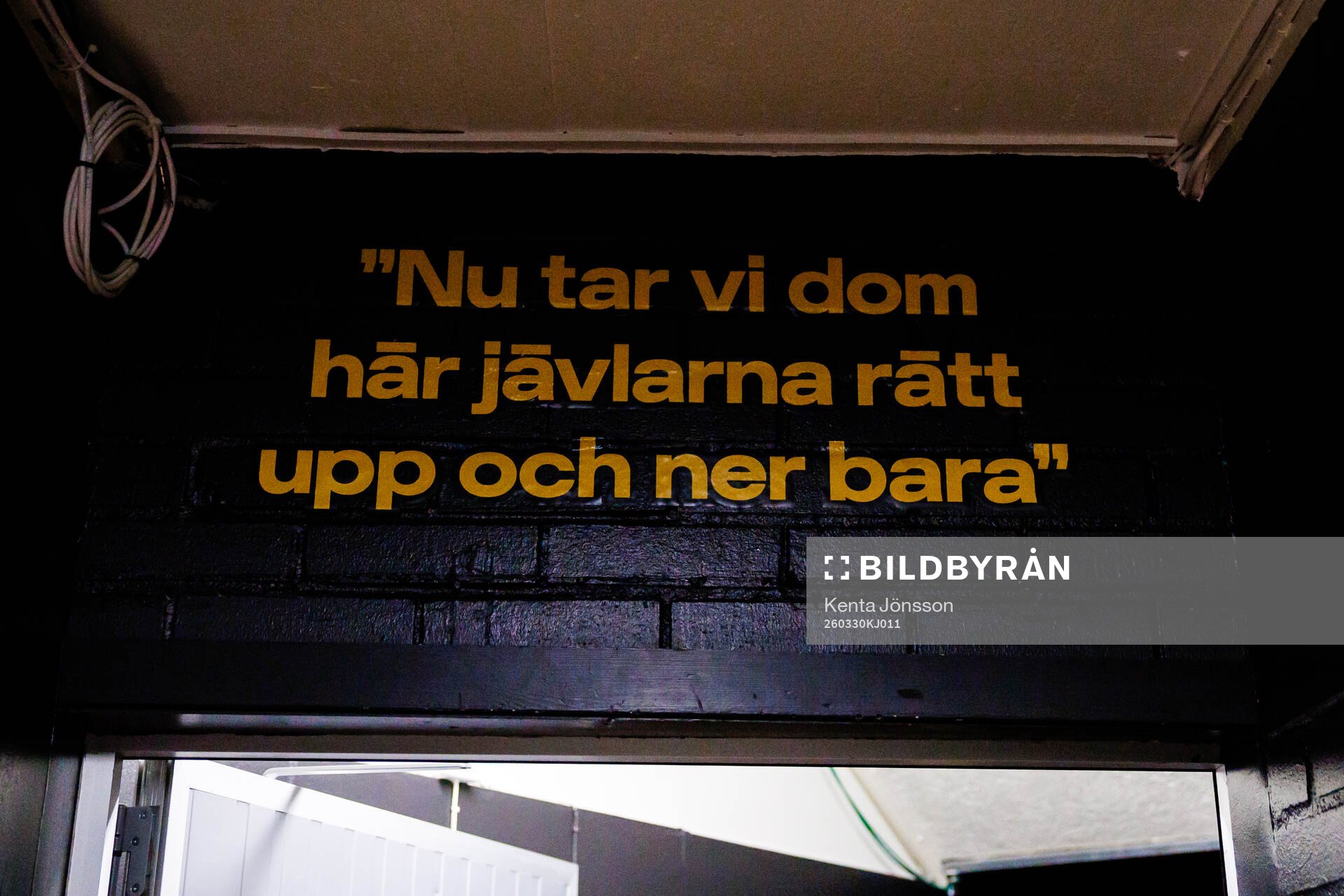 Ett citat ovanför Brynäs spelargång i Monitor ERP Arena