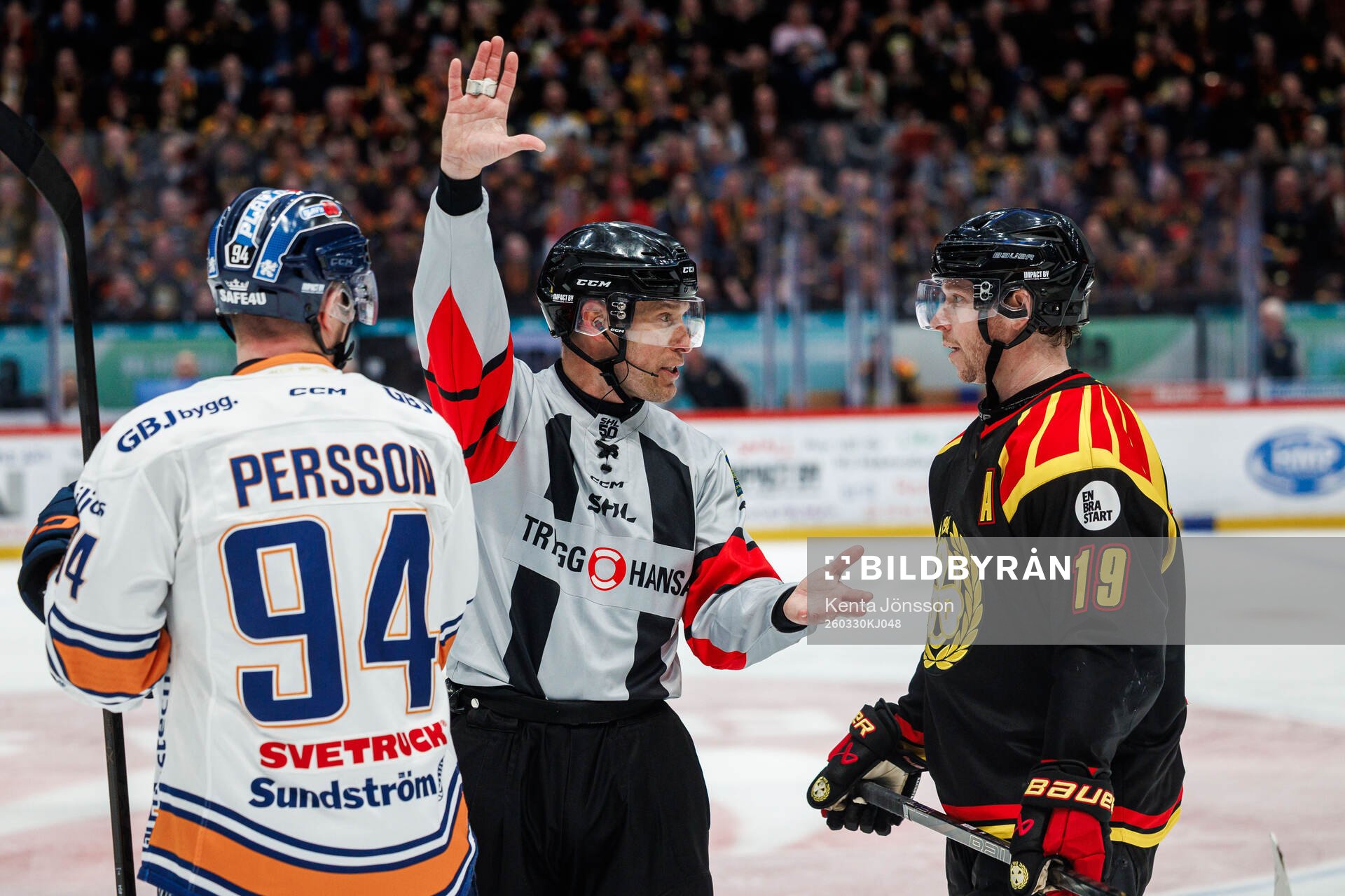 Domare Tobias Björk och Brynäs Nicklas Bäckström