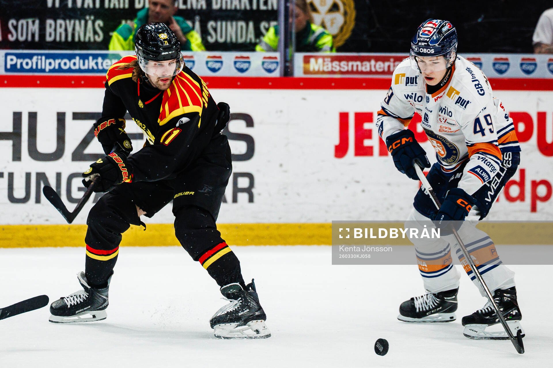Brynäs Axel Jonsson-Fjällby och Växjös Leo Sahlin