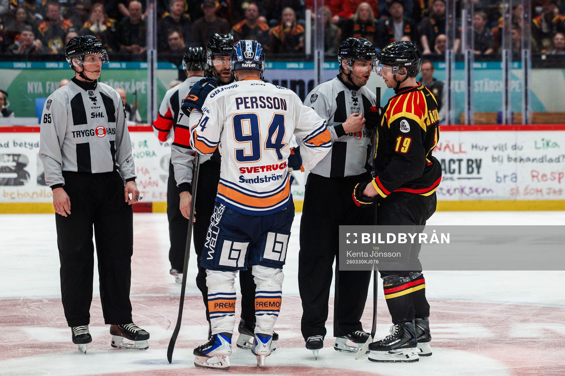 Växjös Joel Persson och Brynäs Nicklas Bäckström i