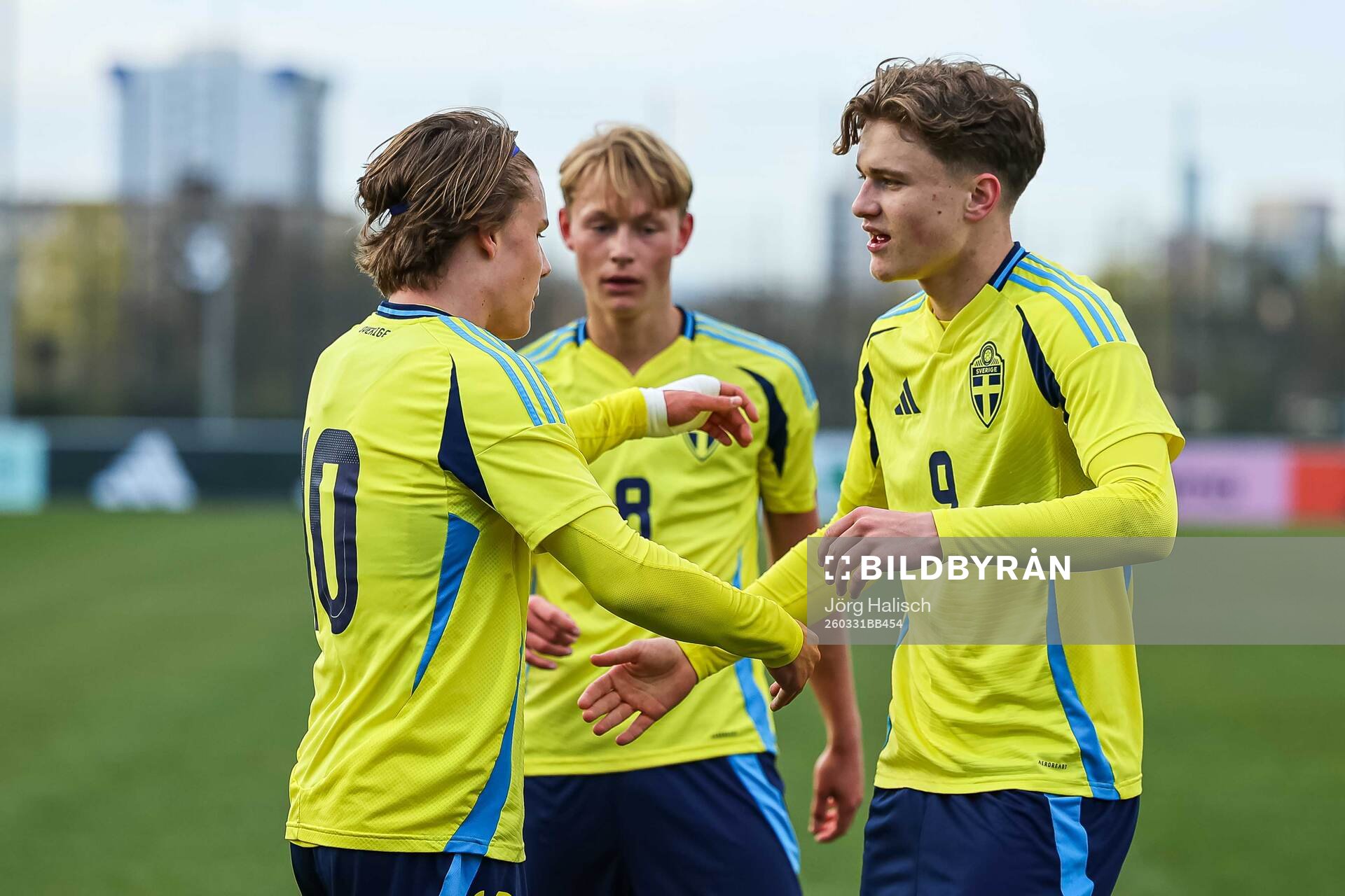 Love Arrhov of Sweden celebrates