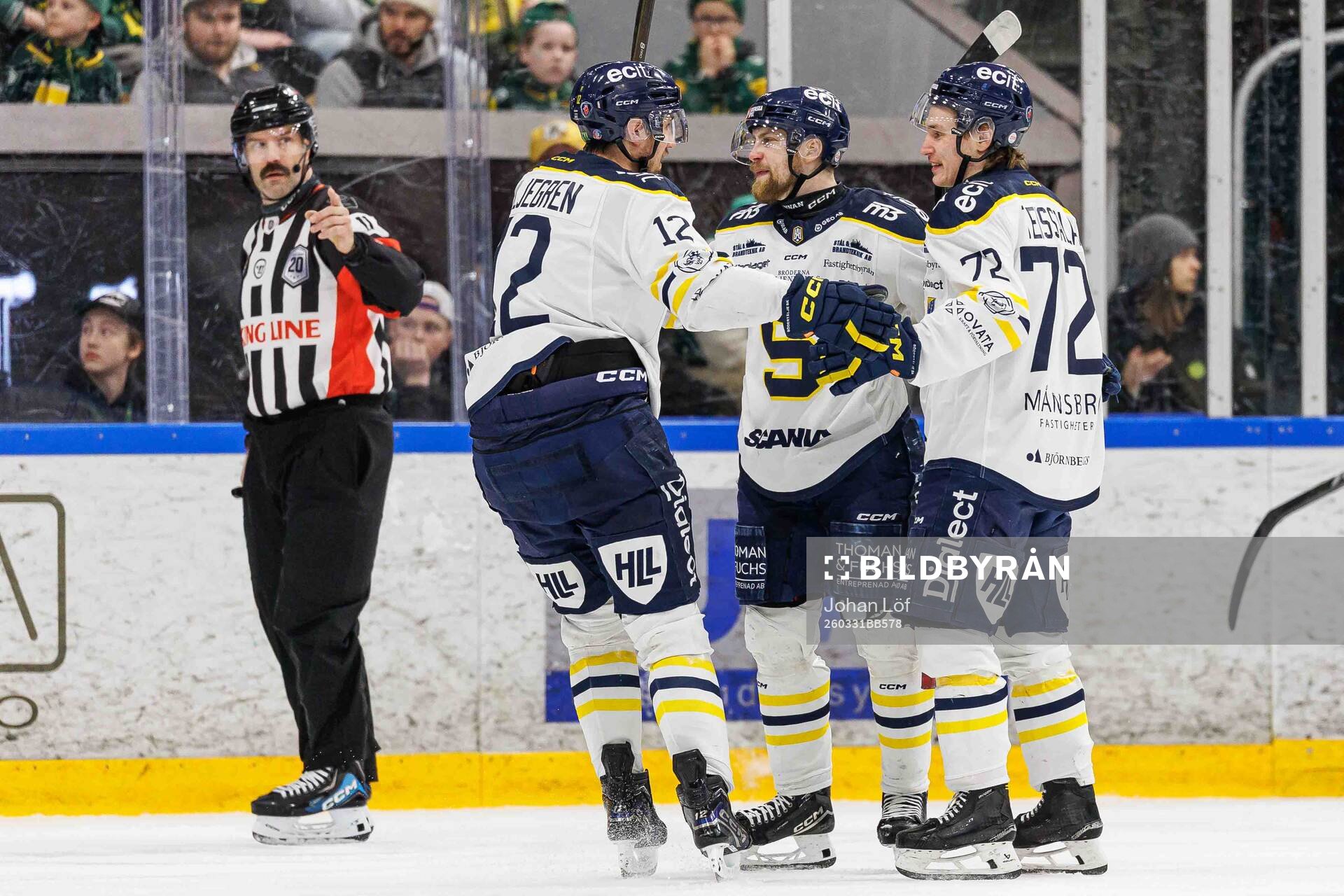 Södertäljes Leevi Teissala jublar