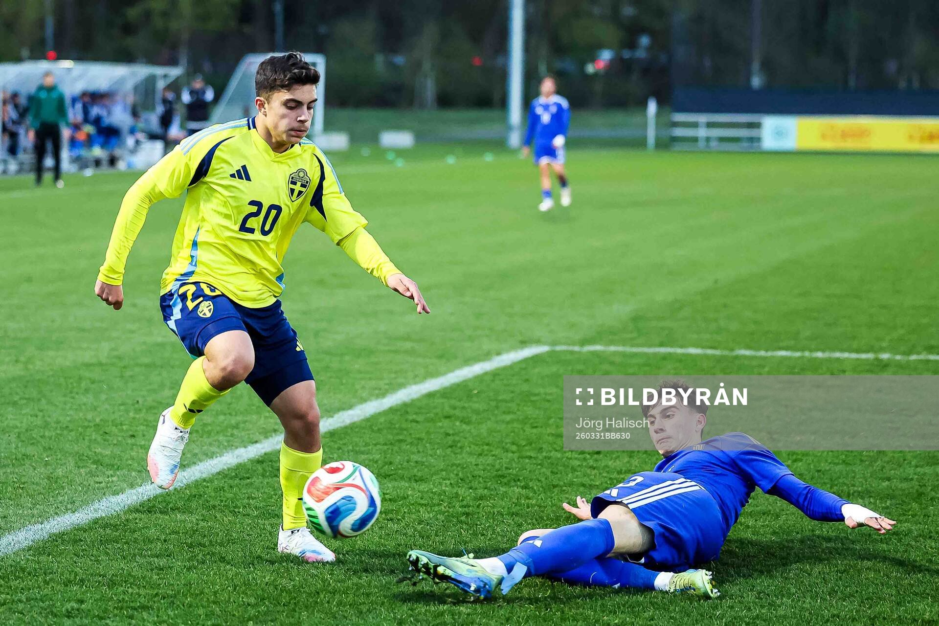 Oliver Kapsimalis of Sweden