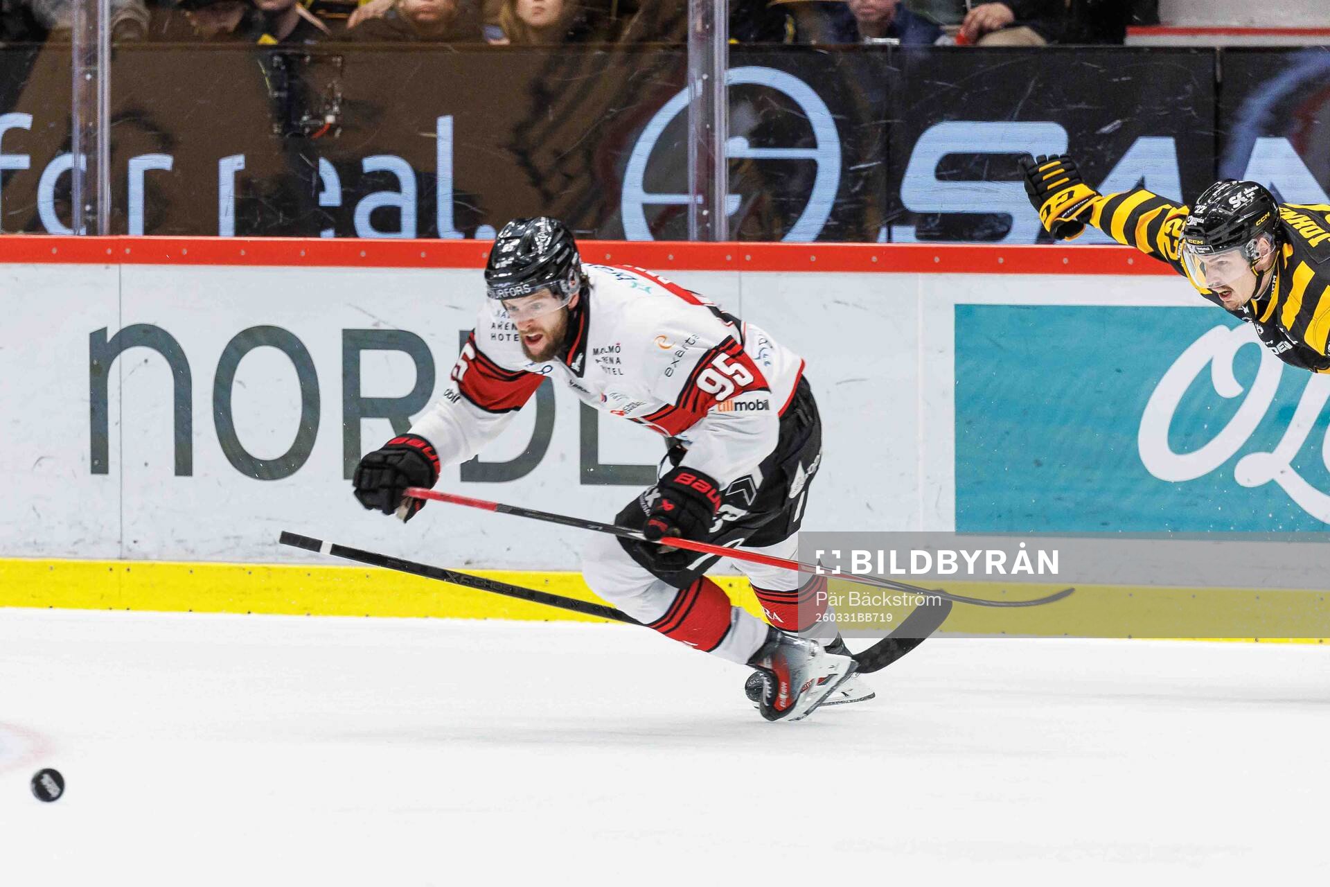 Malmö Redhawks Carl Persson och Skellefteås Andreas