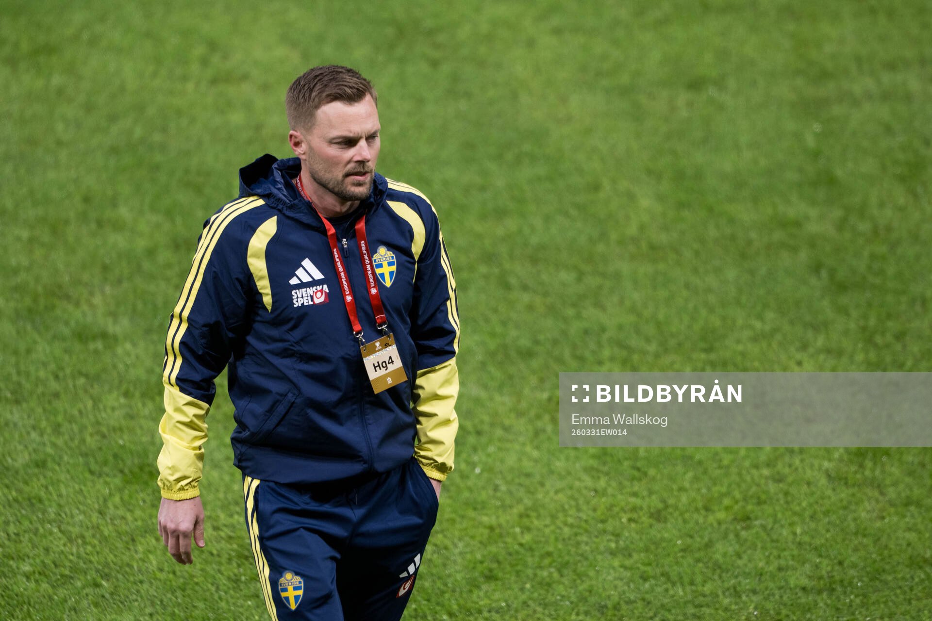 Assistant coach Sebastian Larsson of Sweden
