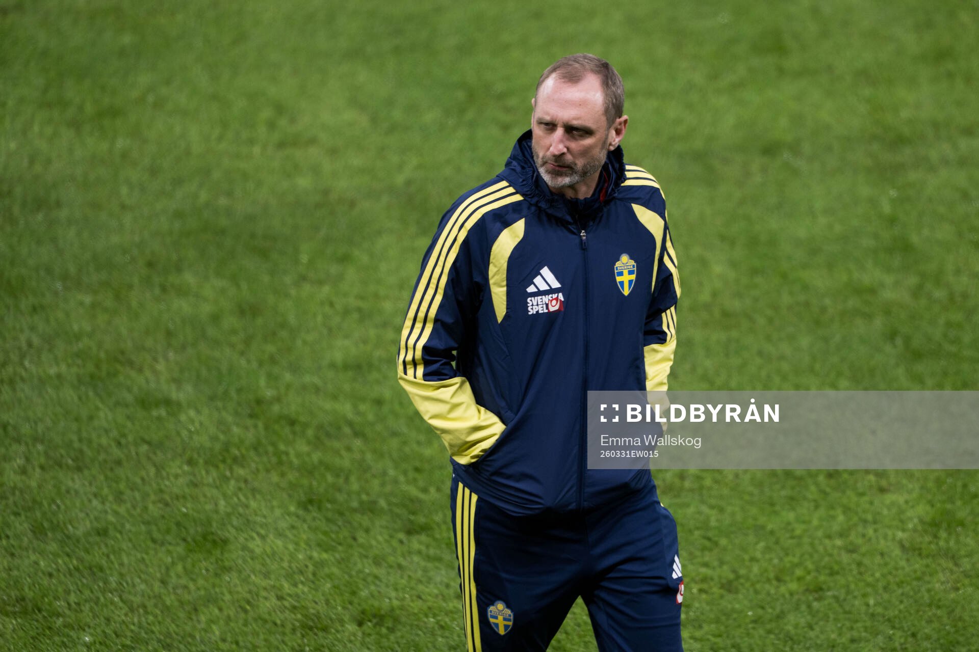 Assistant coach Andreas Georgson of Sweden