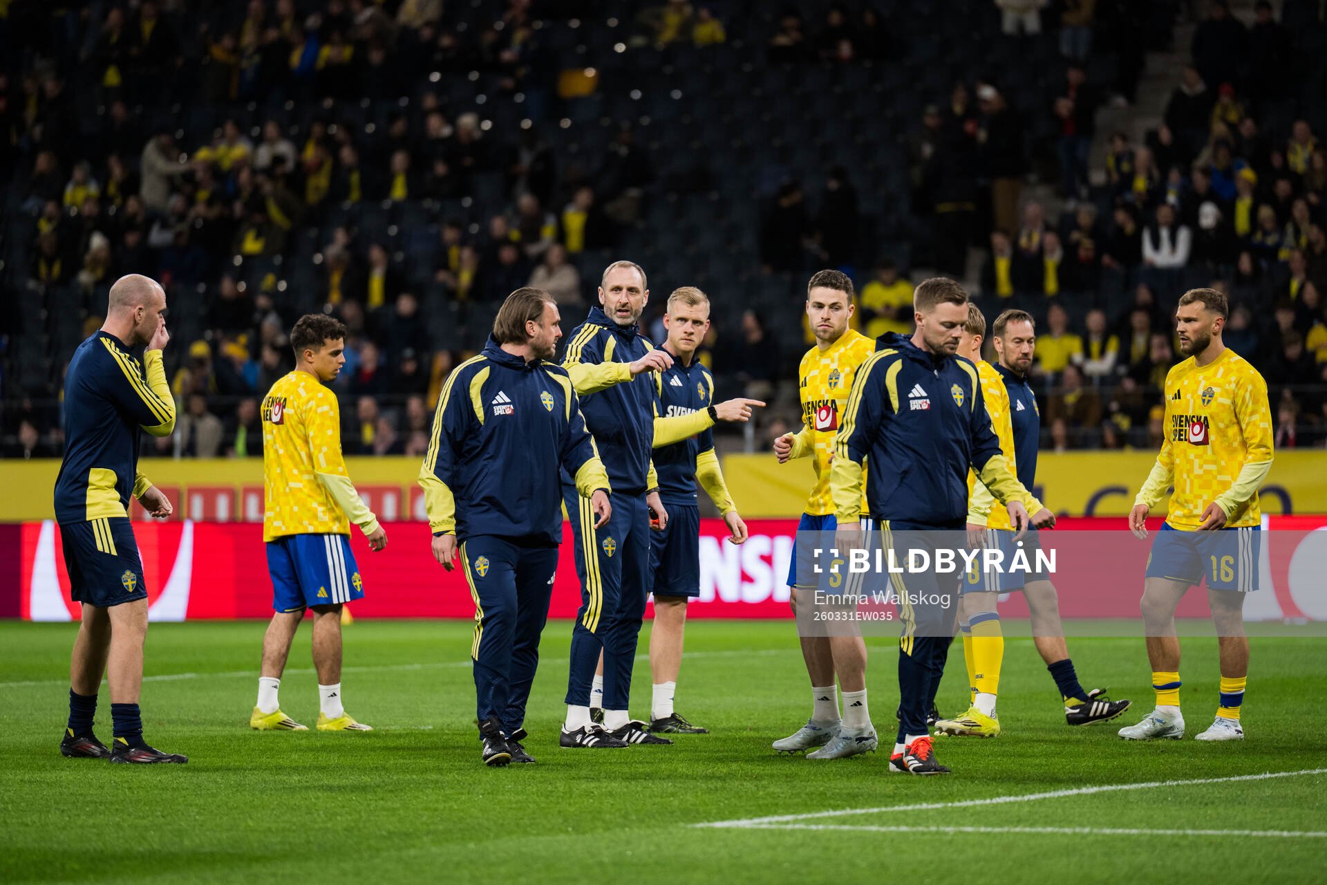 Assistant coach Andreas Georgson of Sweden