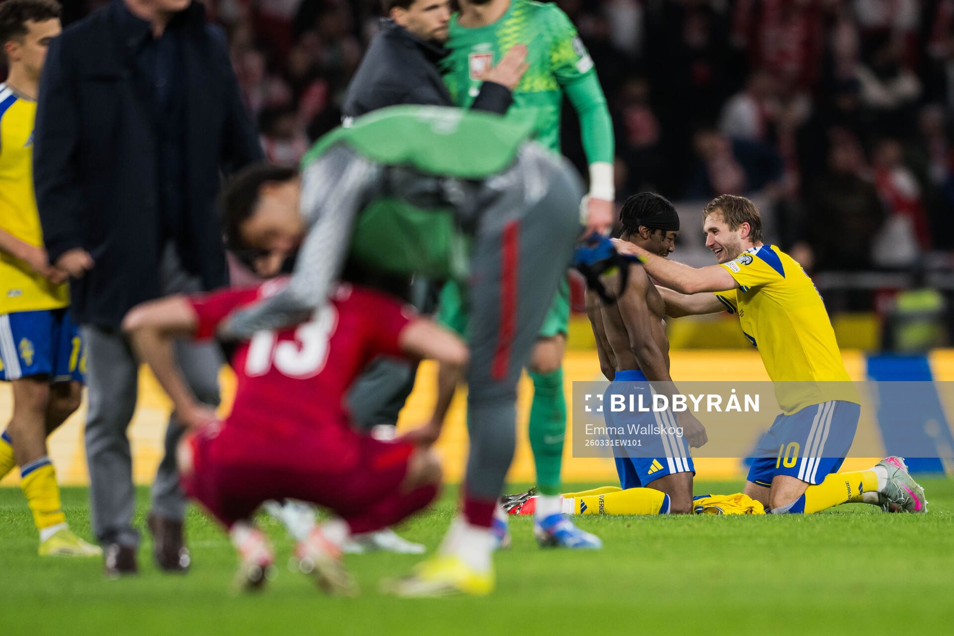 Anthony Elanga and Benjamin Nygren of Sweden celebrates