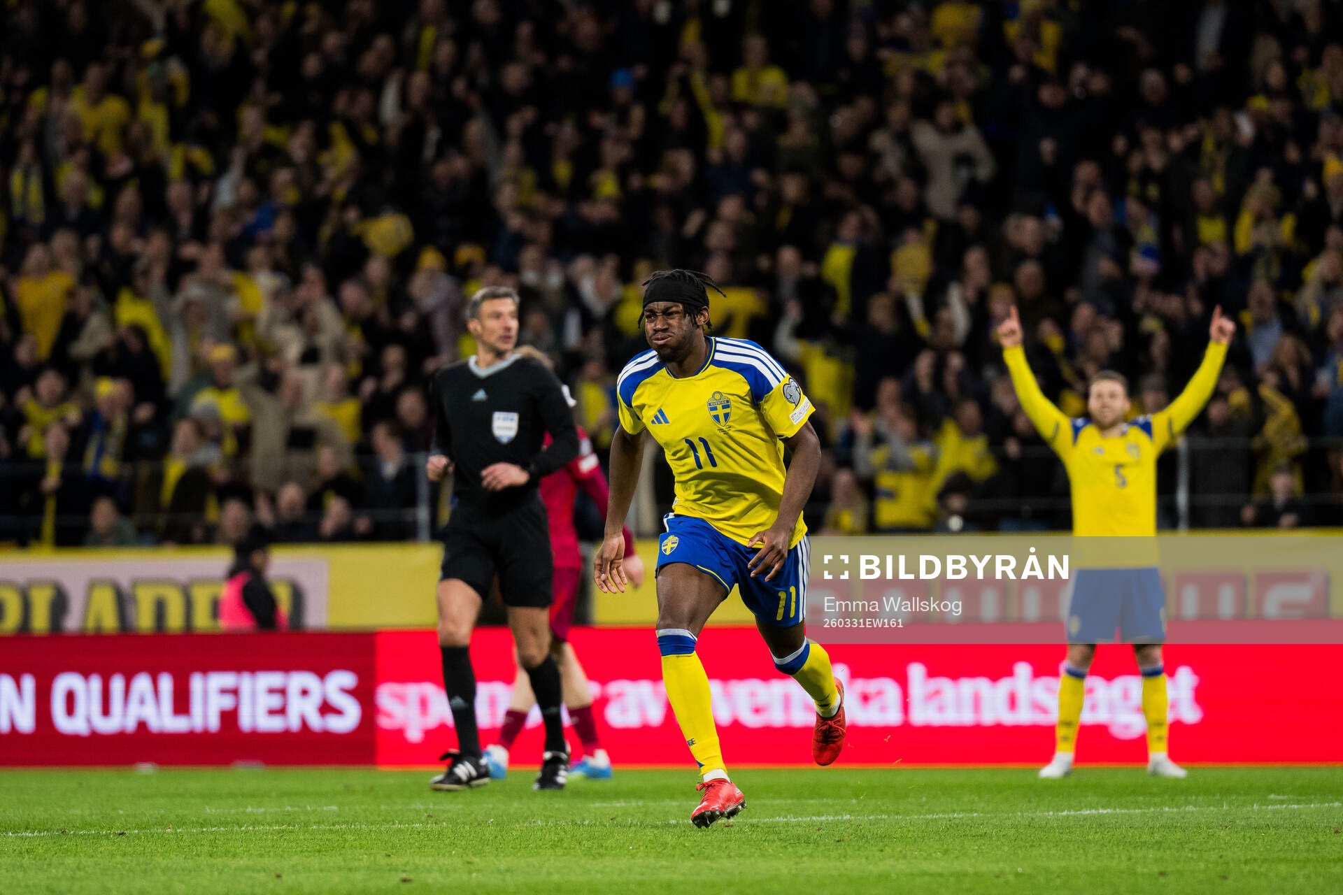 Anthony Elanga of Sweden celebrates