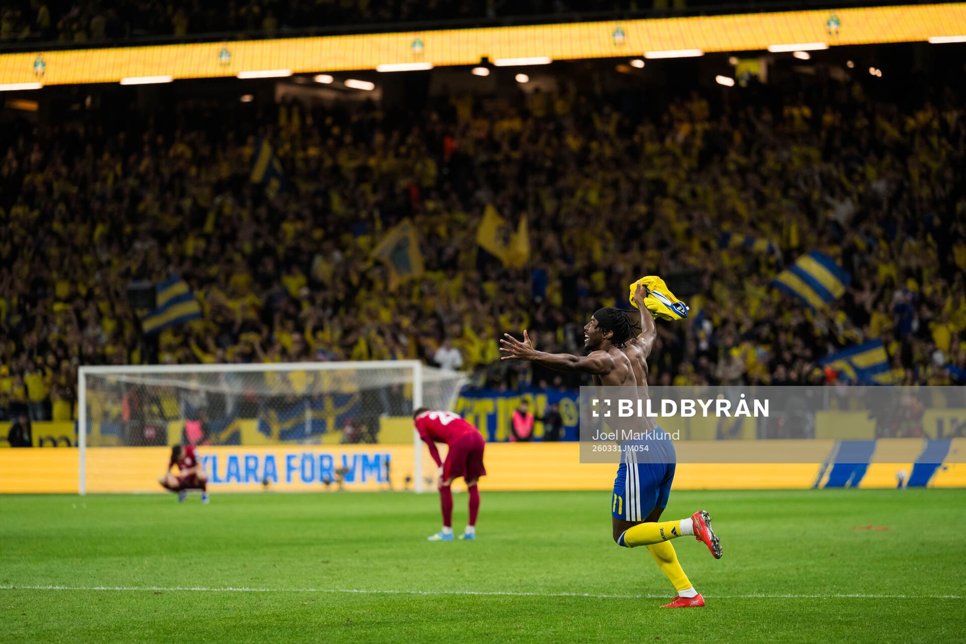 Anthony Elanga of Sweden celebrates