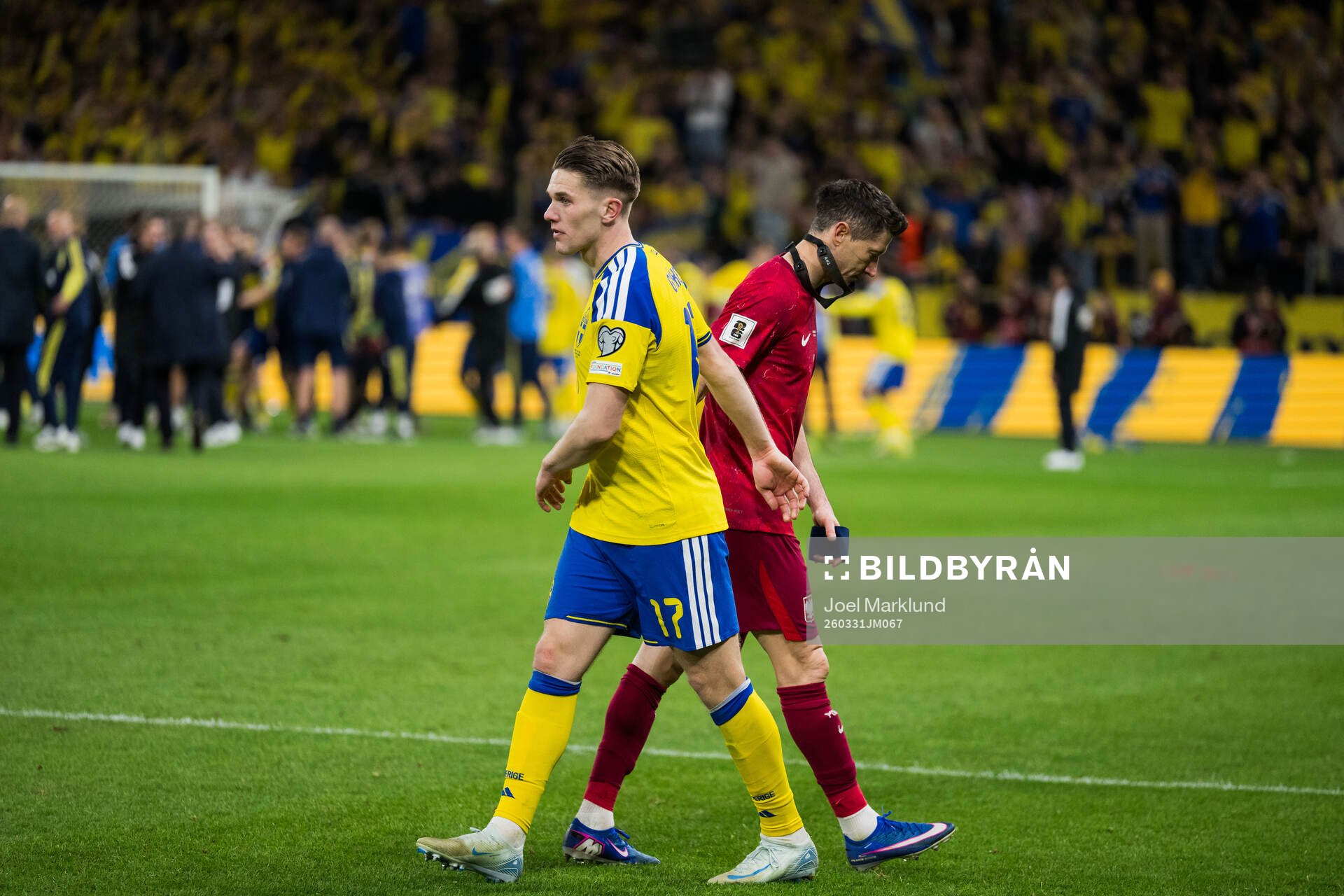 Viktor Gyökeres of Sweden and Robert Lewandowski of Poland