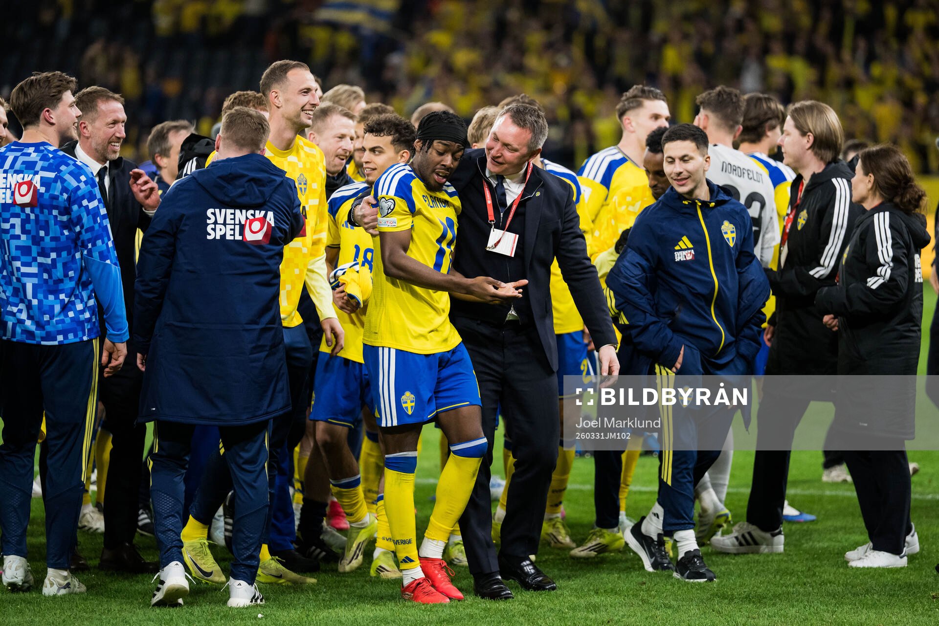 Anthony Elanga of Sweden and Kim Källström, Head of