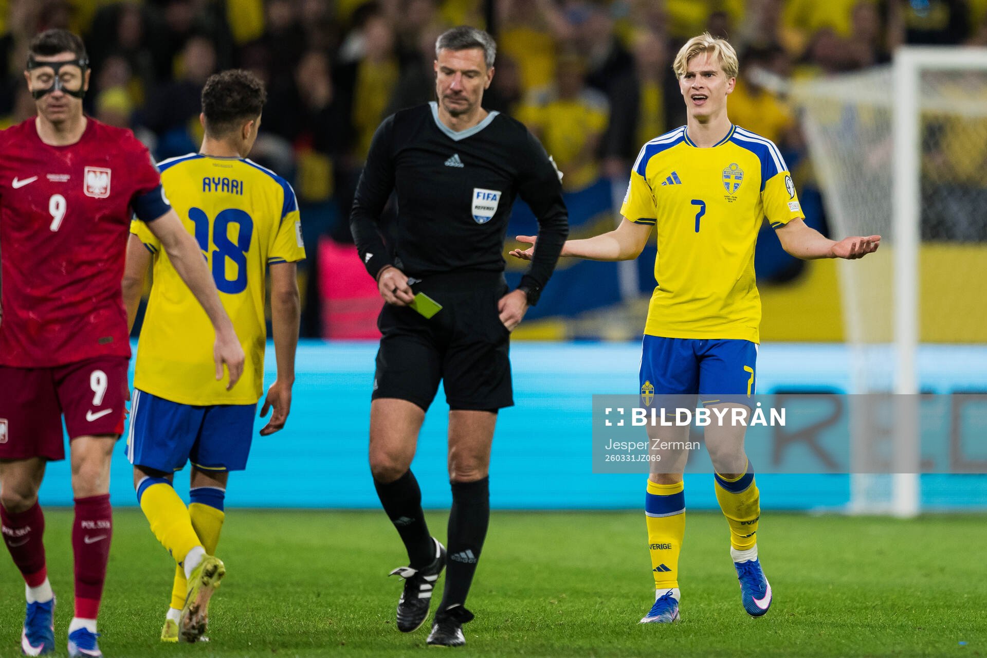 Lucas Bergvall of Sweden reacts