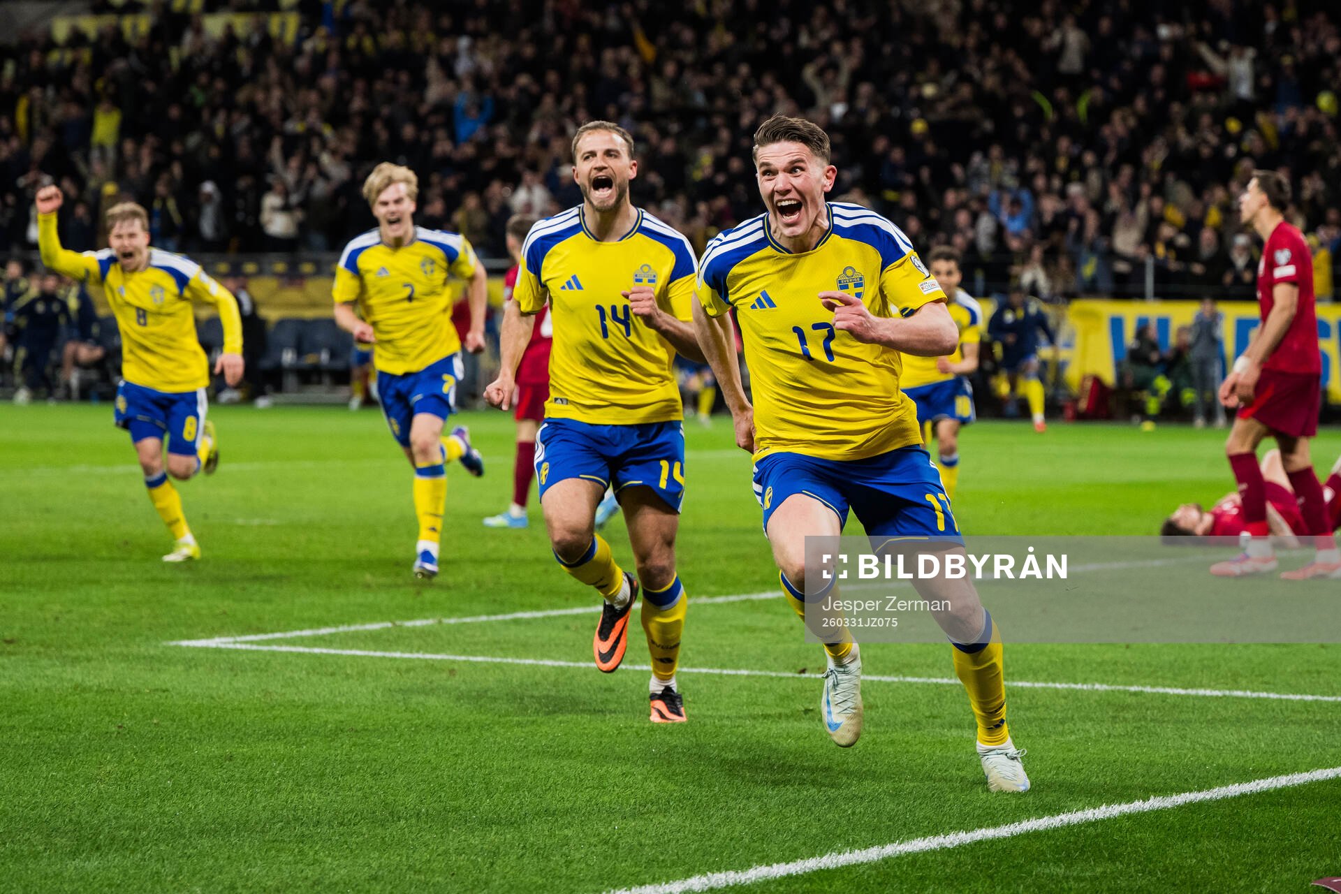 Viktor Gyökeres celebrates