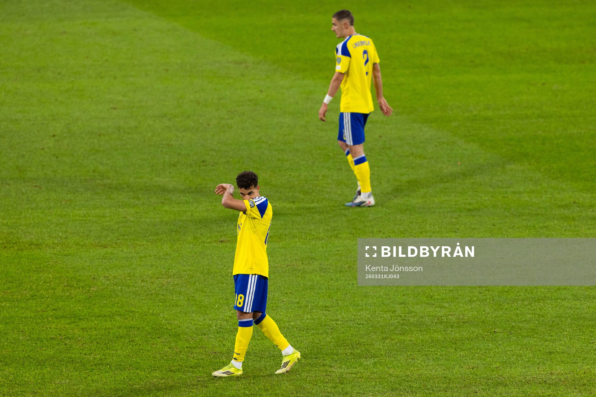 Yasin Ayari of Sweden looks dejected