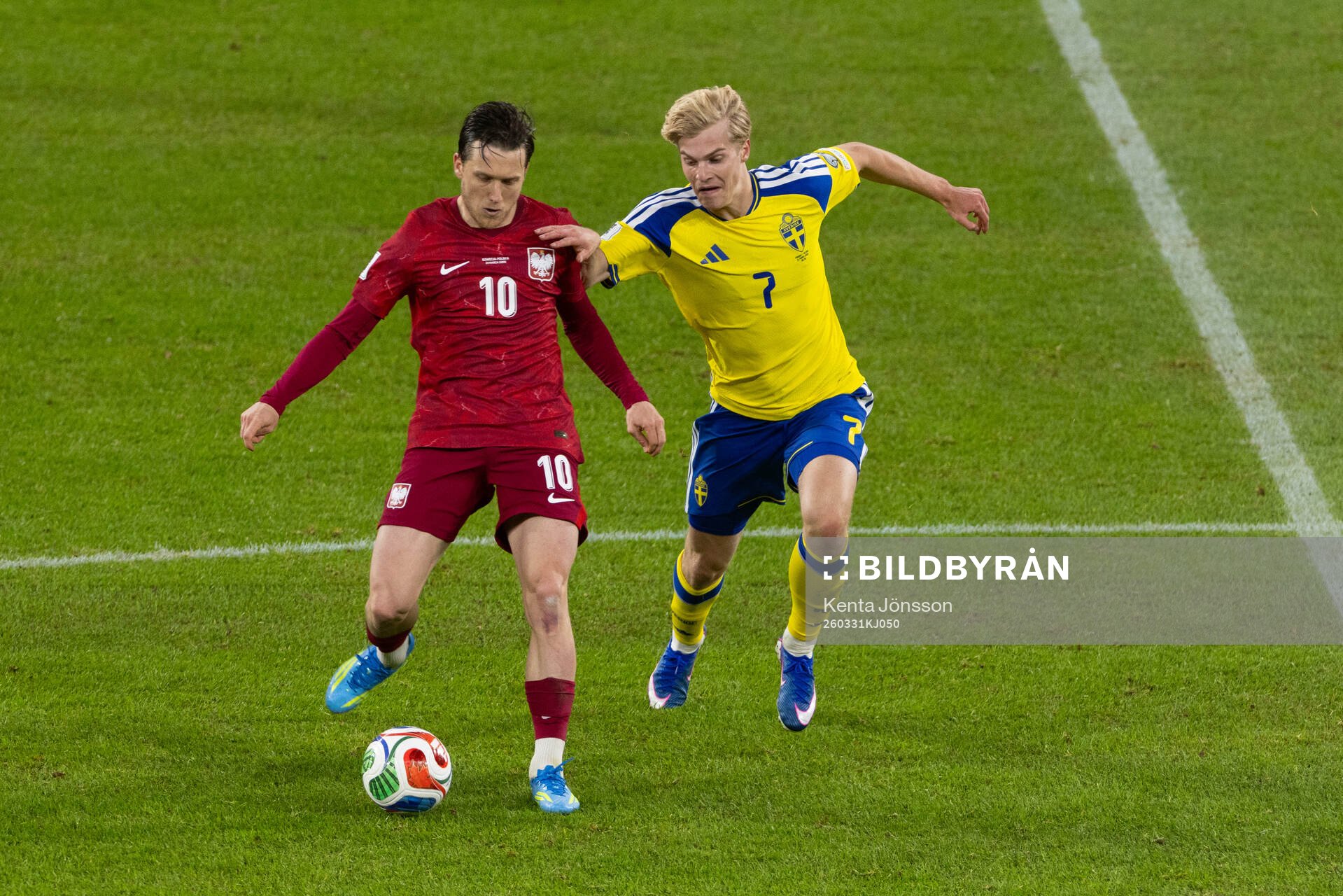 Piotr Zielinski of Poland and Lucas Bergvall of Sweden
